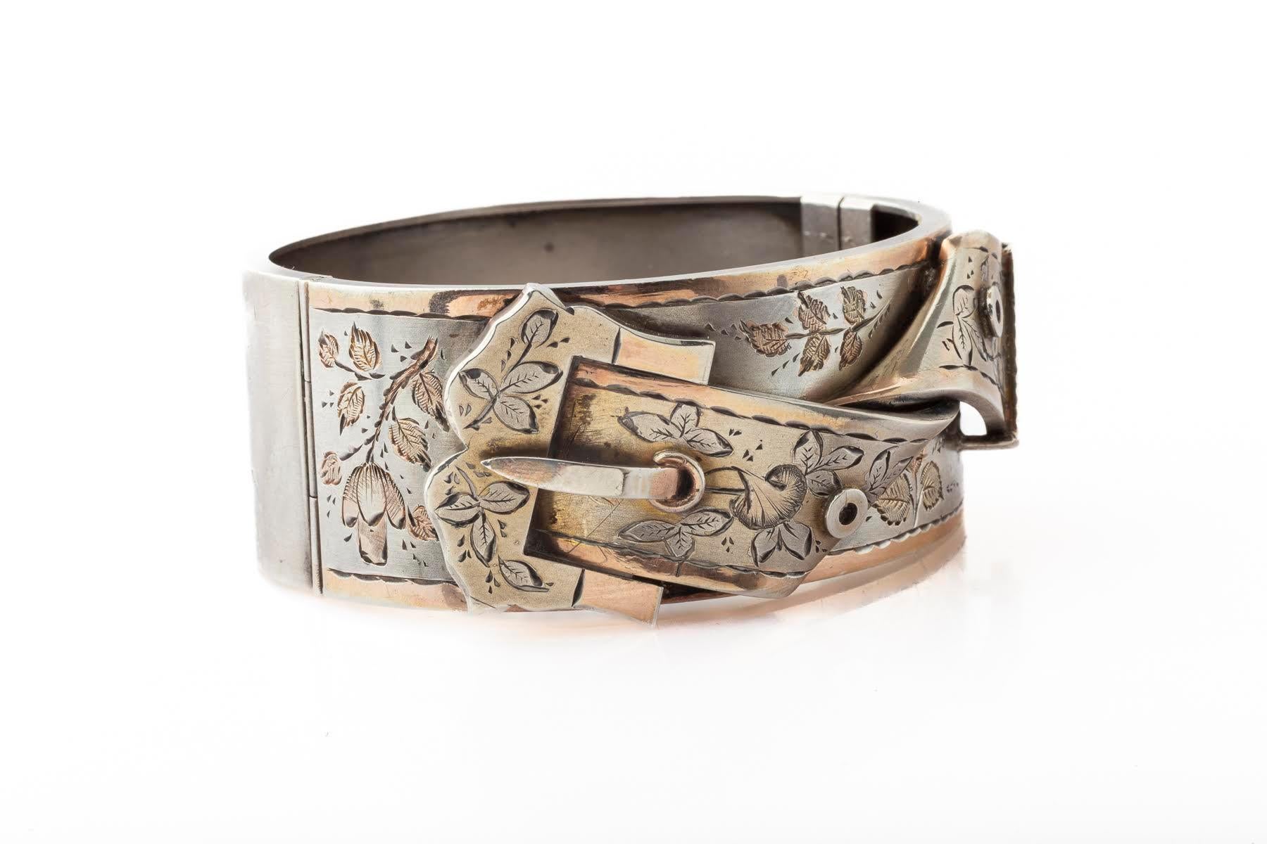 Bracciale vittoriano con fibbia Foldes in argento sterling In condizioni ottime in vendita a Stamford, CT
