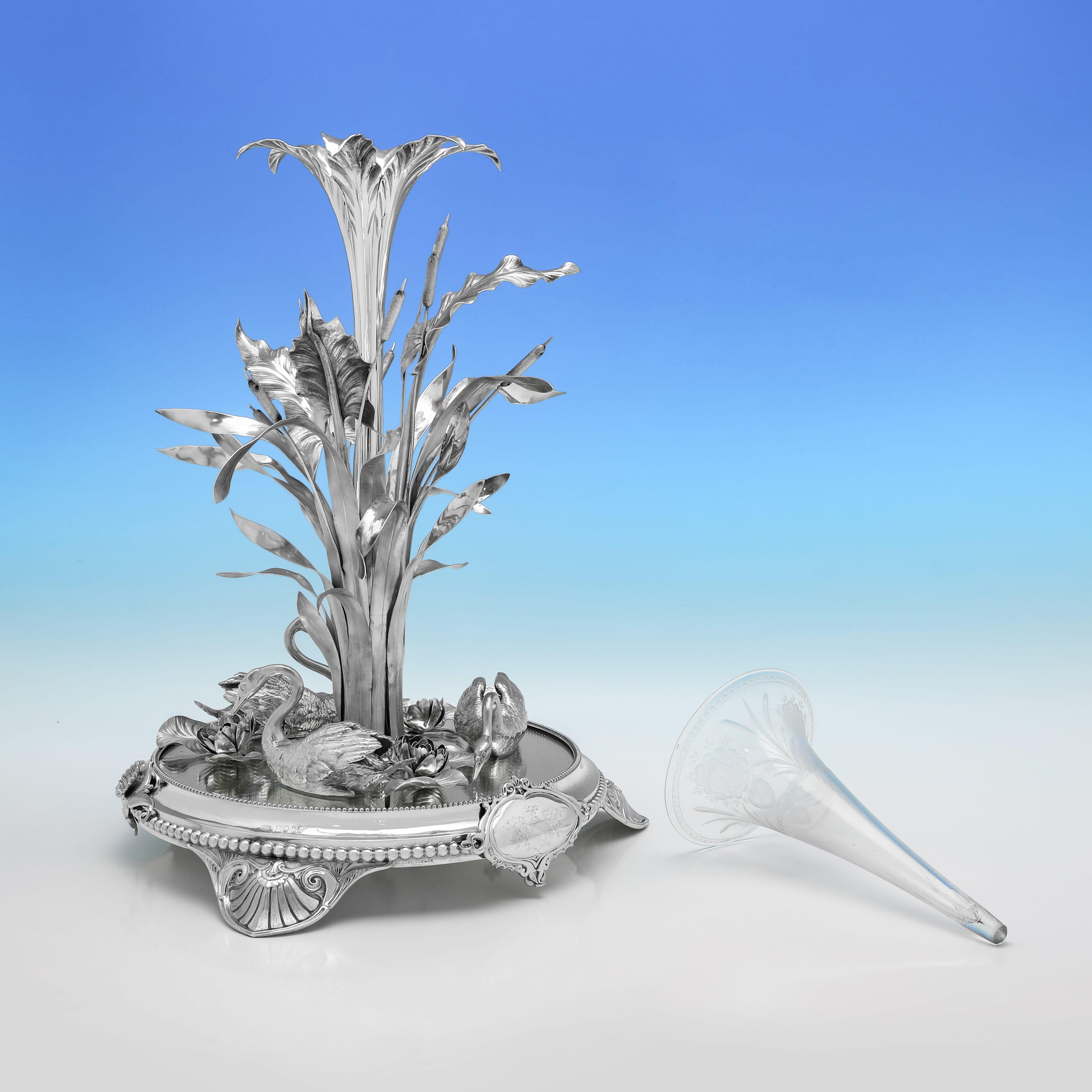 Viktorianischer naturalistischer Tafelaufsatz aus Sterlingsilber und Glas von Elkington, 1859 im Zustand „Gut“ im Angebot in London, London