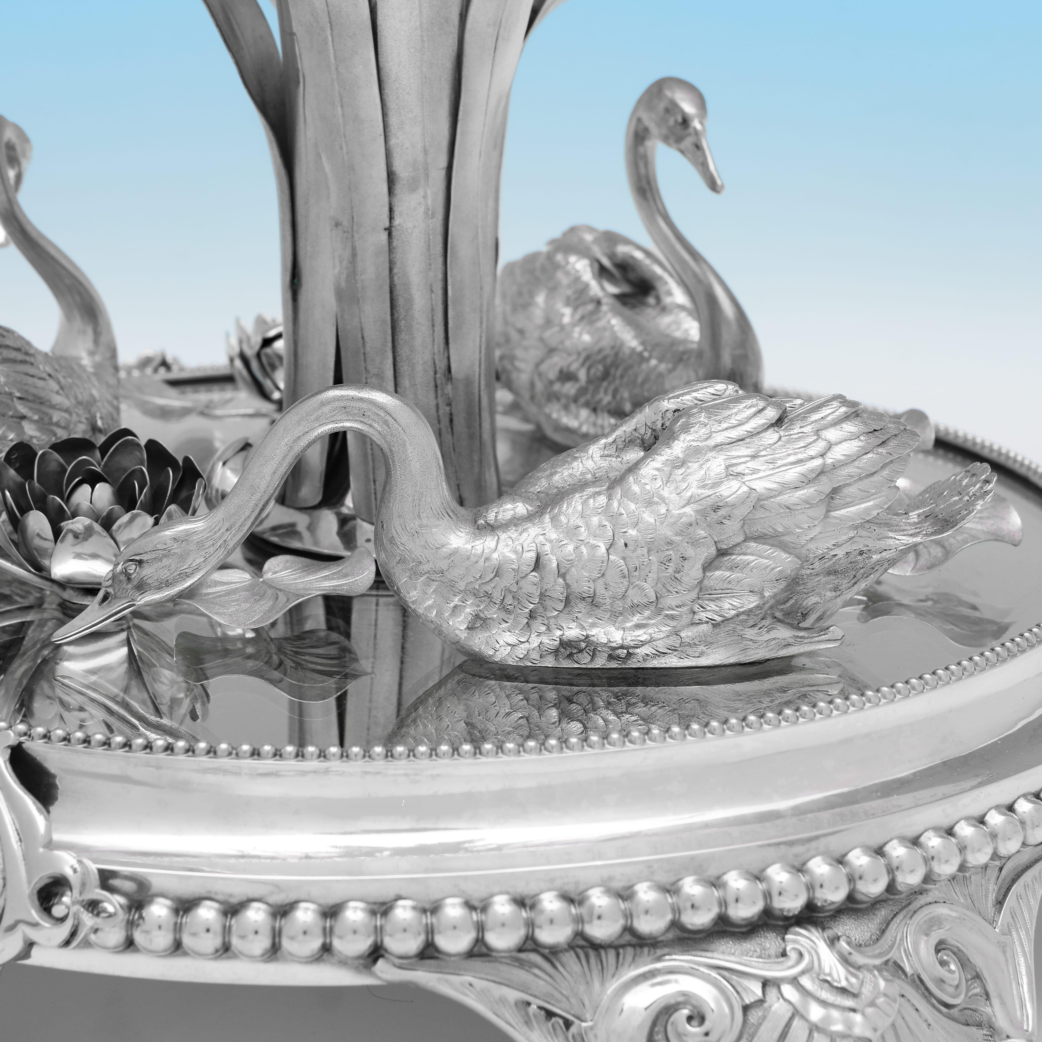 Viktorianischer naturalistischer Tafelaufsatz aus Sterlingsilber und Glas von Elkington, 1859 im Angebot 3