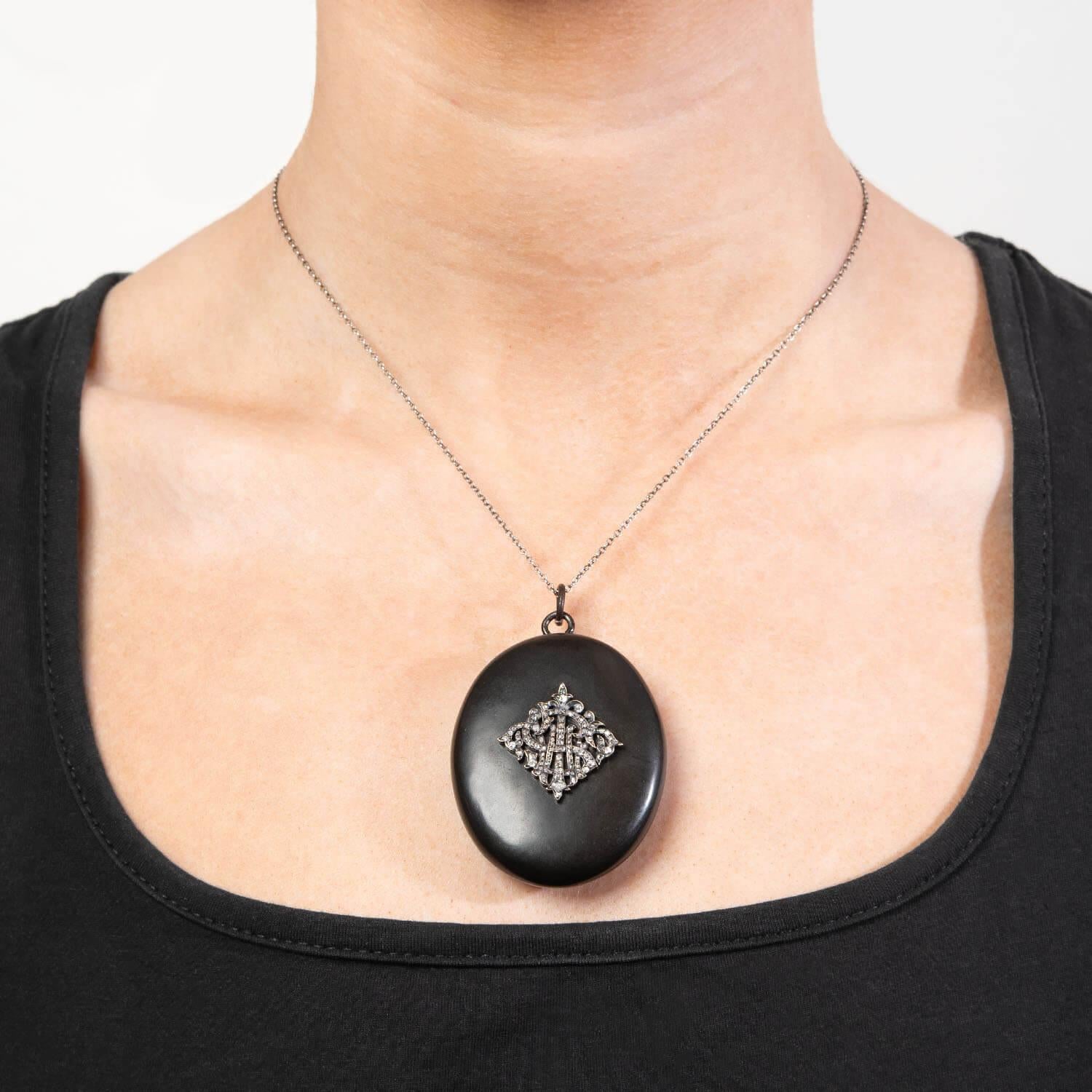 Donna Ciondolo vittoriano in argento sterling con diamante in guttaperca in vendita