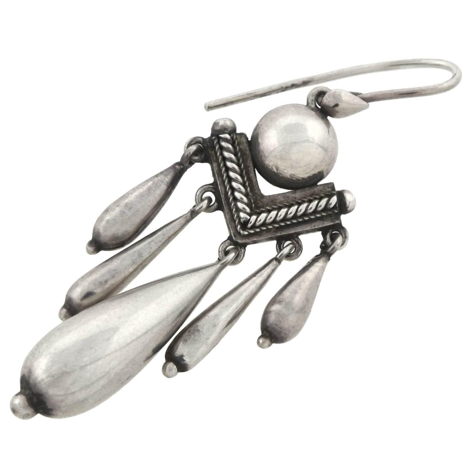 Ohrringe aus viktorianischem Sterlingsilber mit hängendem Gefäß im Zustand „Gut“ im Angebot in Narberth, PA