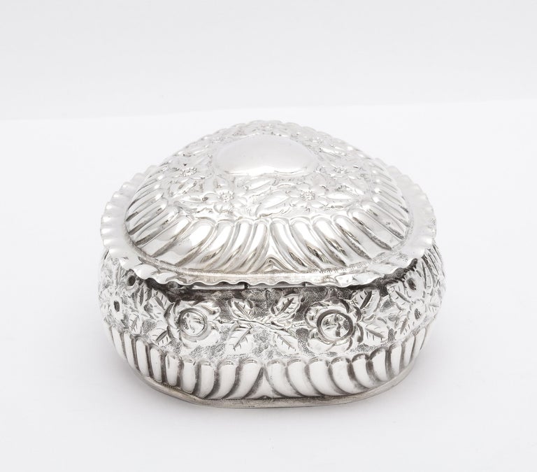 Victorian Sterling Silver Heart-Form Trinkets Box with Hinged Lid by Zimmerman For Sale 4
