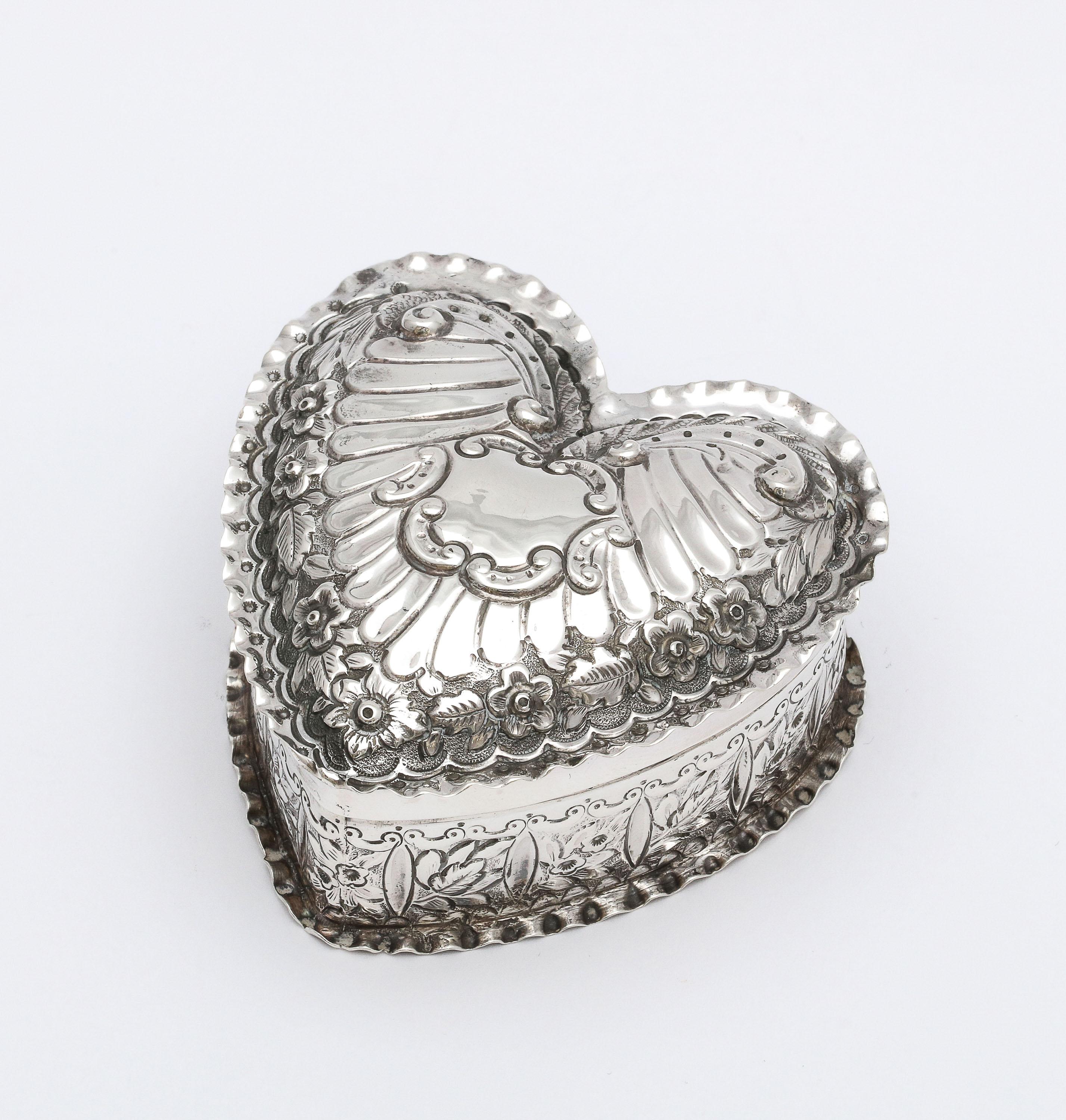 Victorian Sterling Silver Heart-Form Trinkets Box with Hinged Lid 7