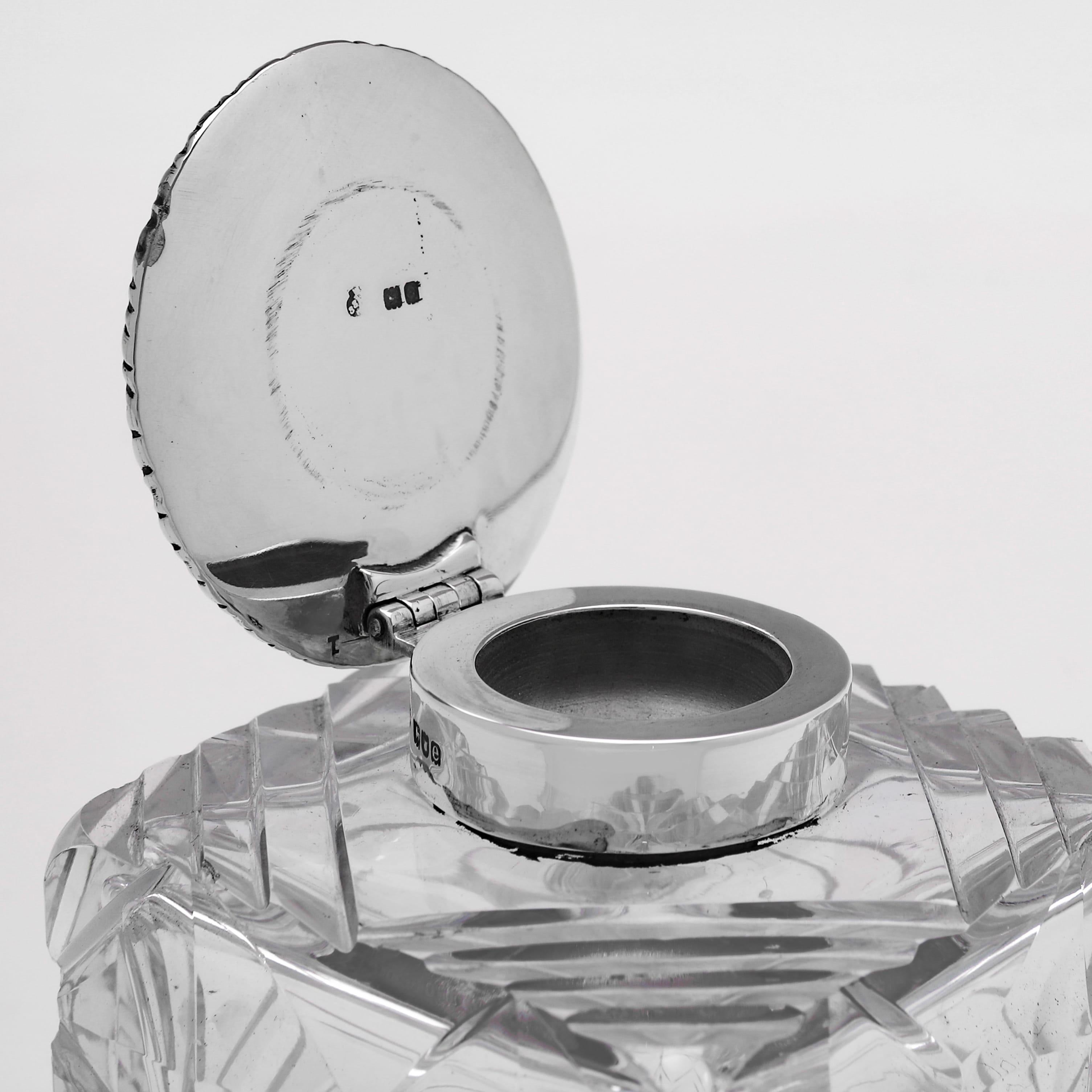 Argent sterling Encrier victorien en argent sterling avec bordure de galerie - Londres 1900 en vente