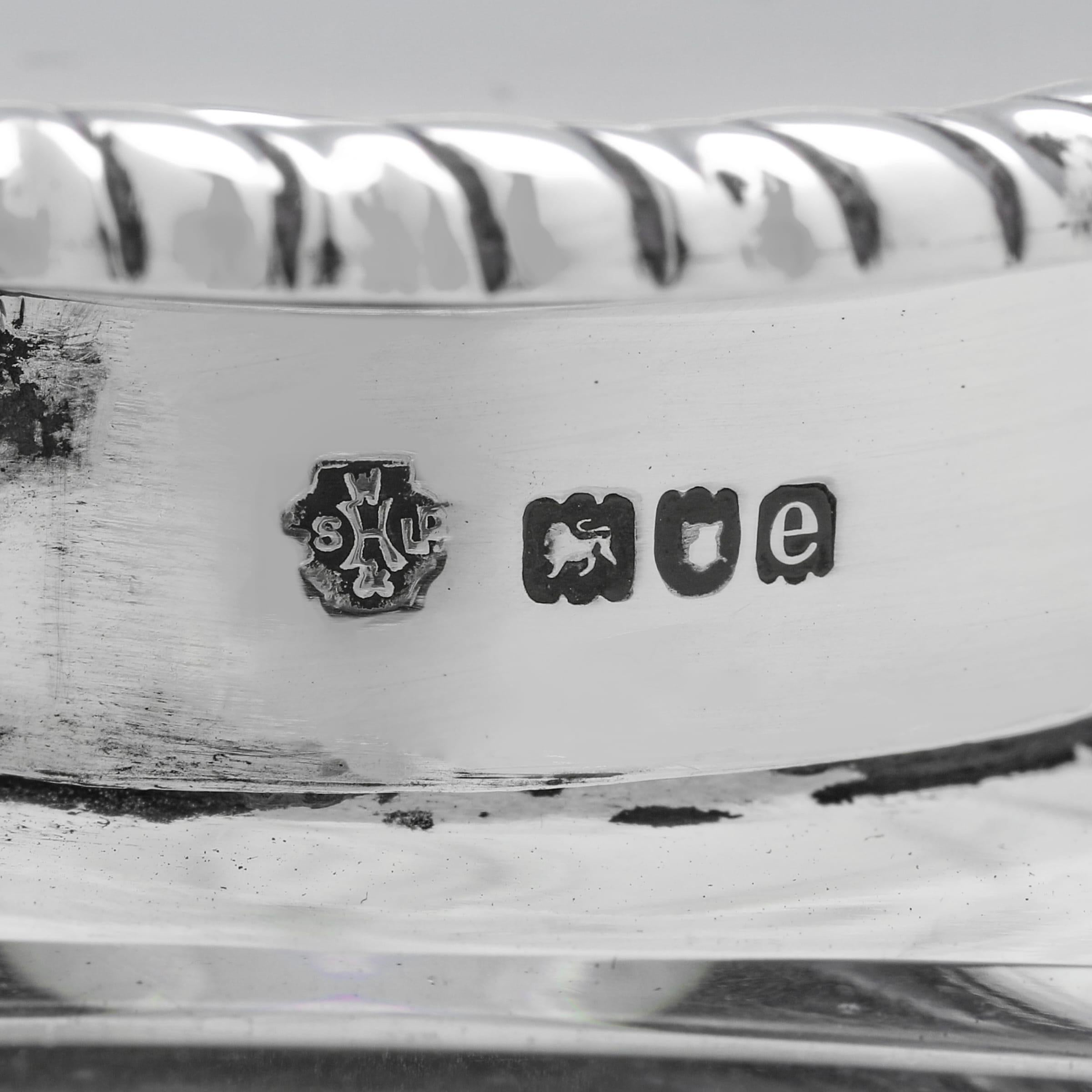 Encrier victorien en argent sterling avec bordure de galerie - Londres 1900 en vente 1