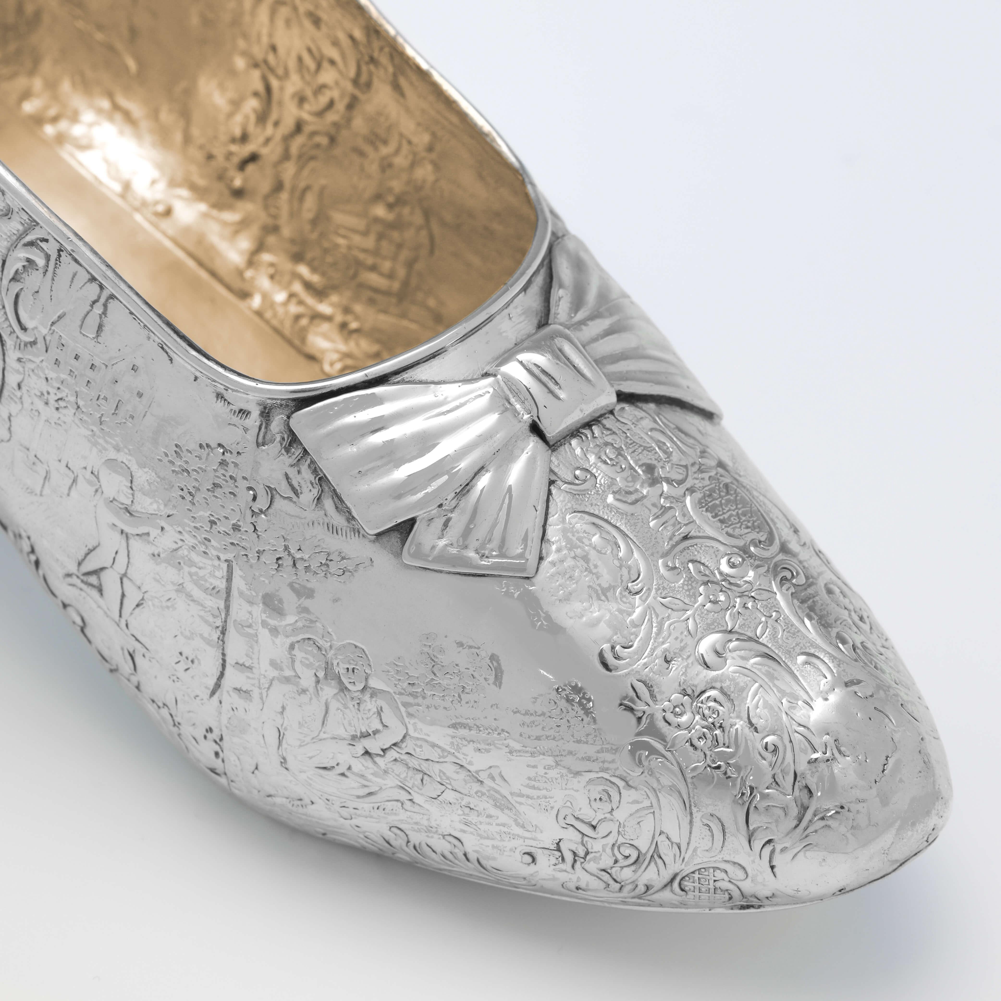Anglais Modèle victorien de chaussure en argent sterling, importé de Londres en 1893  en vente
