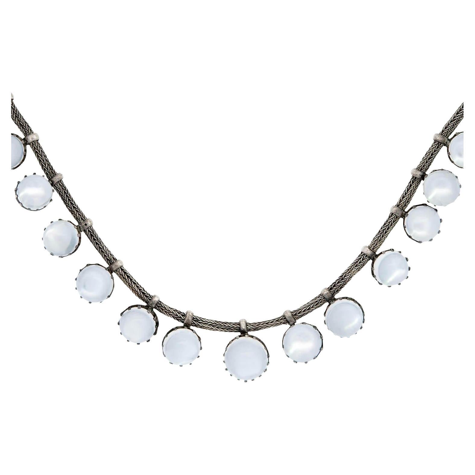 Collana vittoriana con festone graduato in pietra di luna in argento sterling in vendita