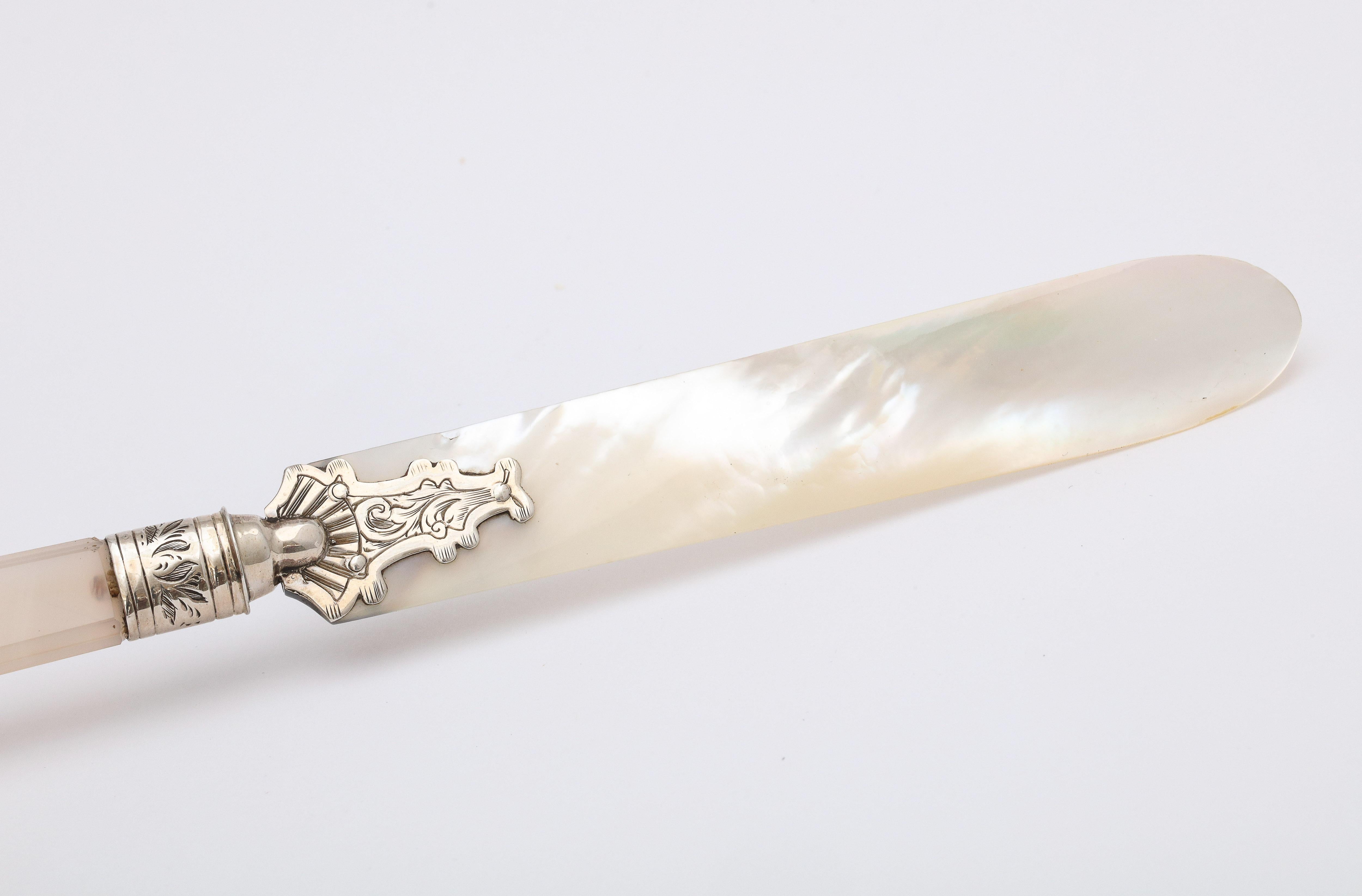 Victorian Sterling Silver-Mounted Mother of Pearl and Chalcedony Letter Opener In Good Condition In New York, NY