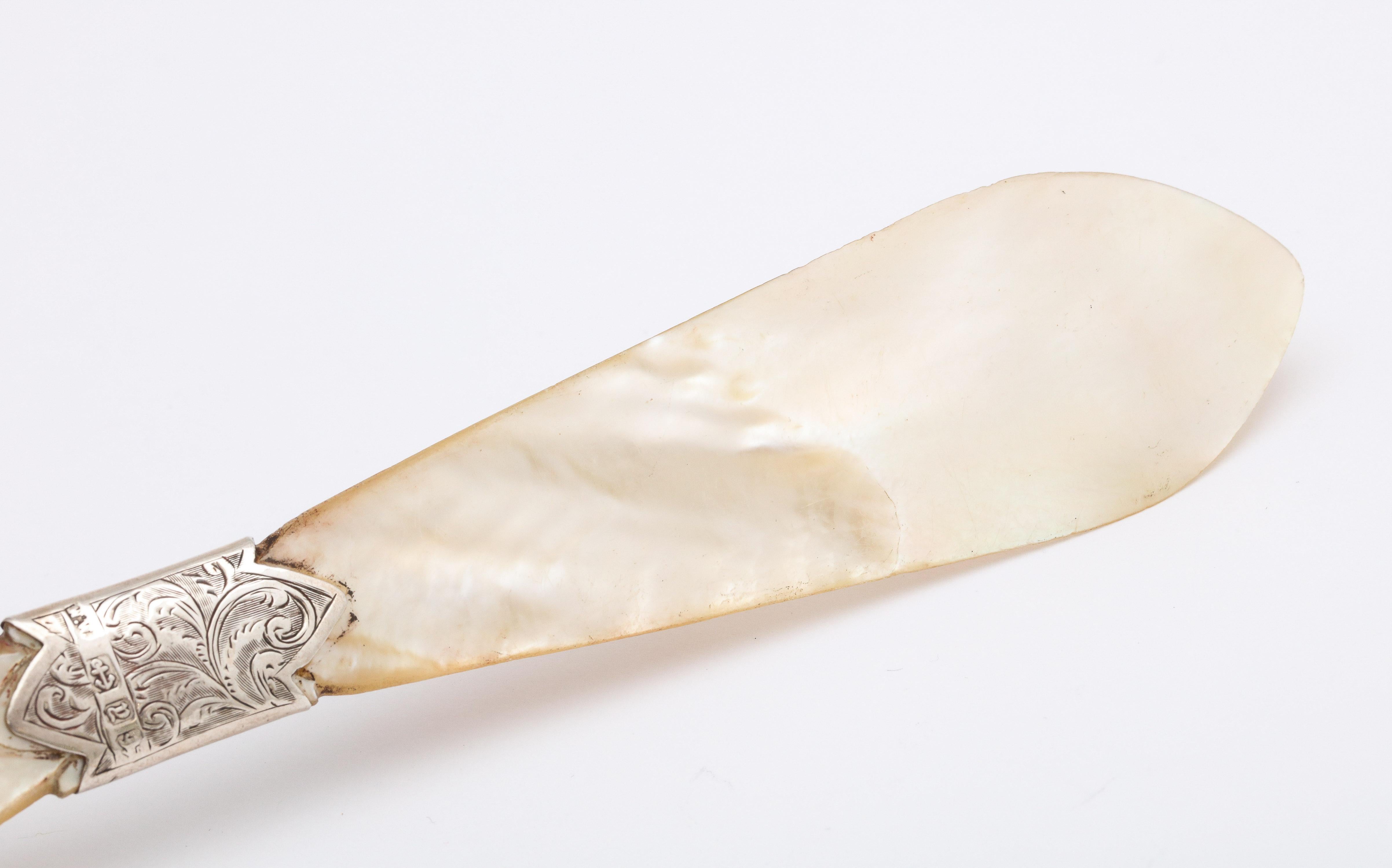 Victorian Sterling Silver-Mounted Mother of Pearl Letter Opener/Paper Knife In Good Condition In New York, NY