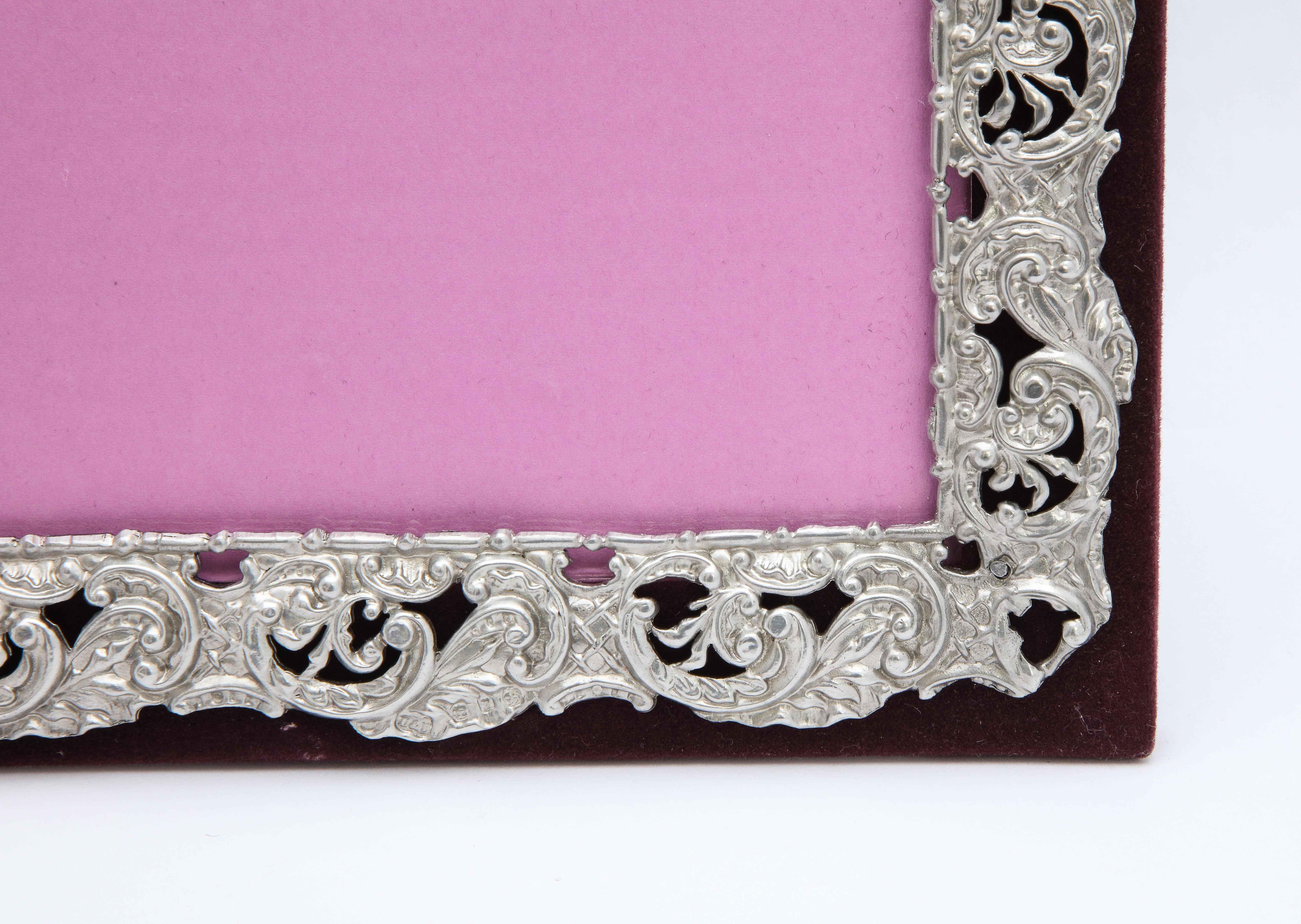 Victorian Sterling Silver Mounted Picture Frame by Deakin & Francis In Good Condition For Sale In New York, NY