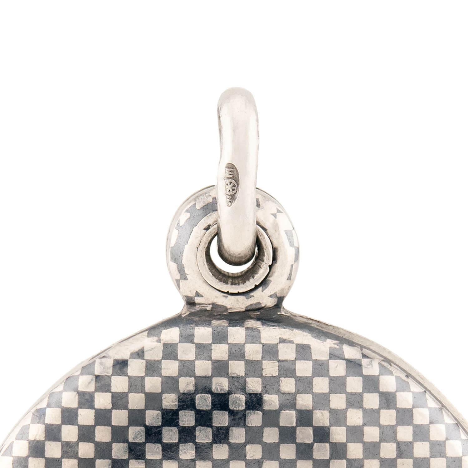 Médaillon victorien en argent sterling à damier niello Pour femmes en vente