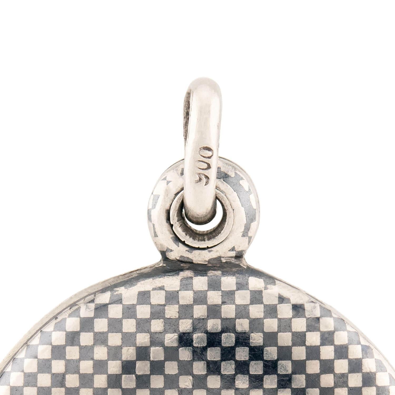 Médaillon victorien en argent sterling à damier niello en vente 1