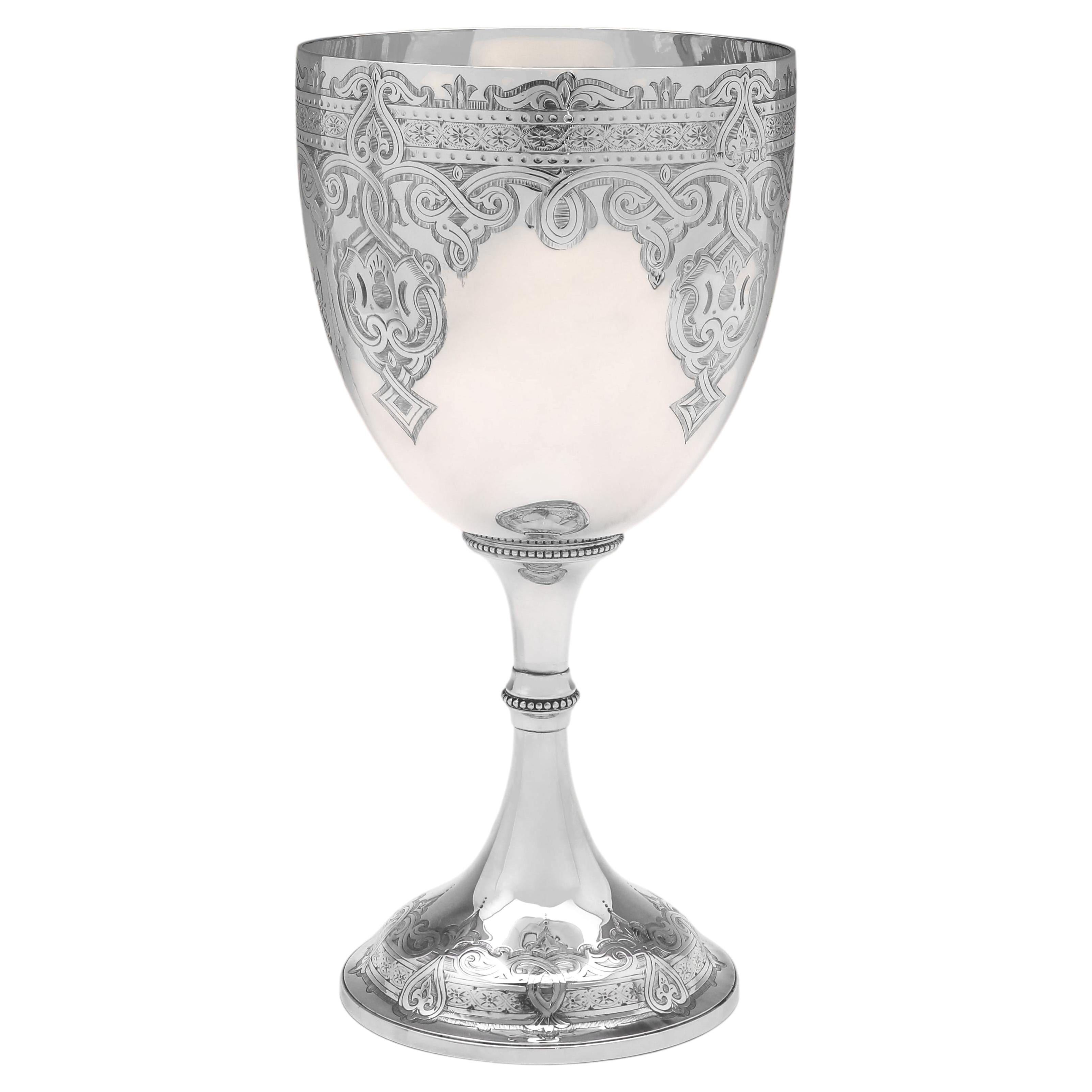 Copa de plata de ley de estilo victoriano de gran tamaño, obra de Richard Sibley II, Londres, 1872 en venta