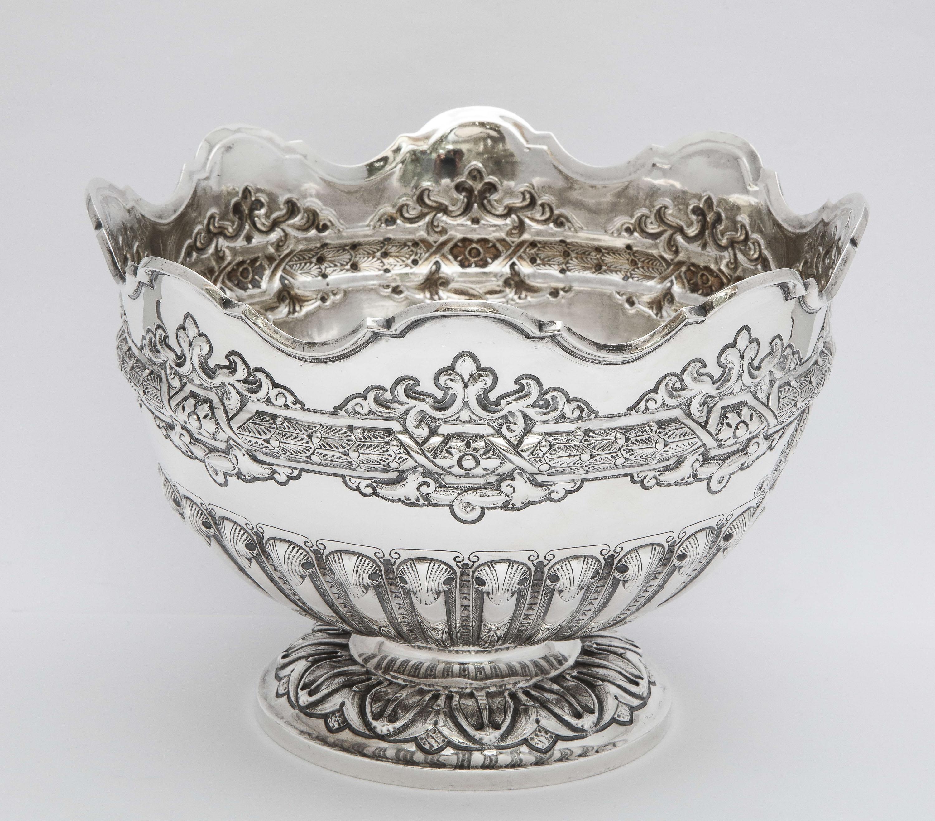 European Victorian, Sterling Silver Pedestal-Based Monteith/Centerpiece Bowl For Sale