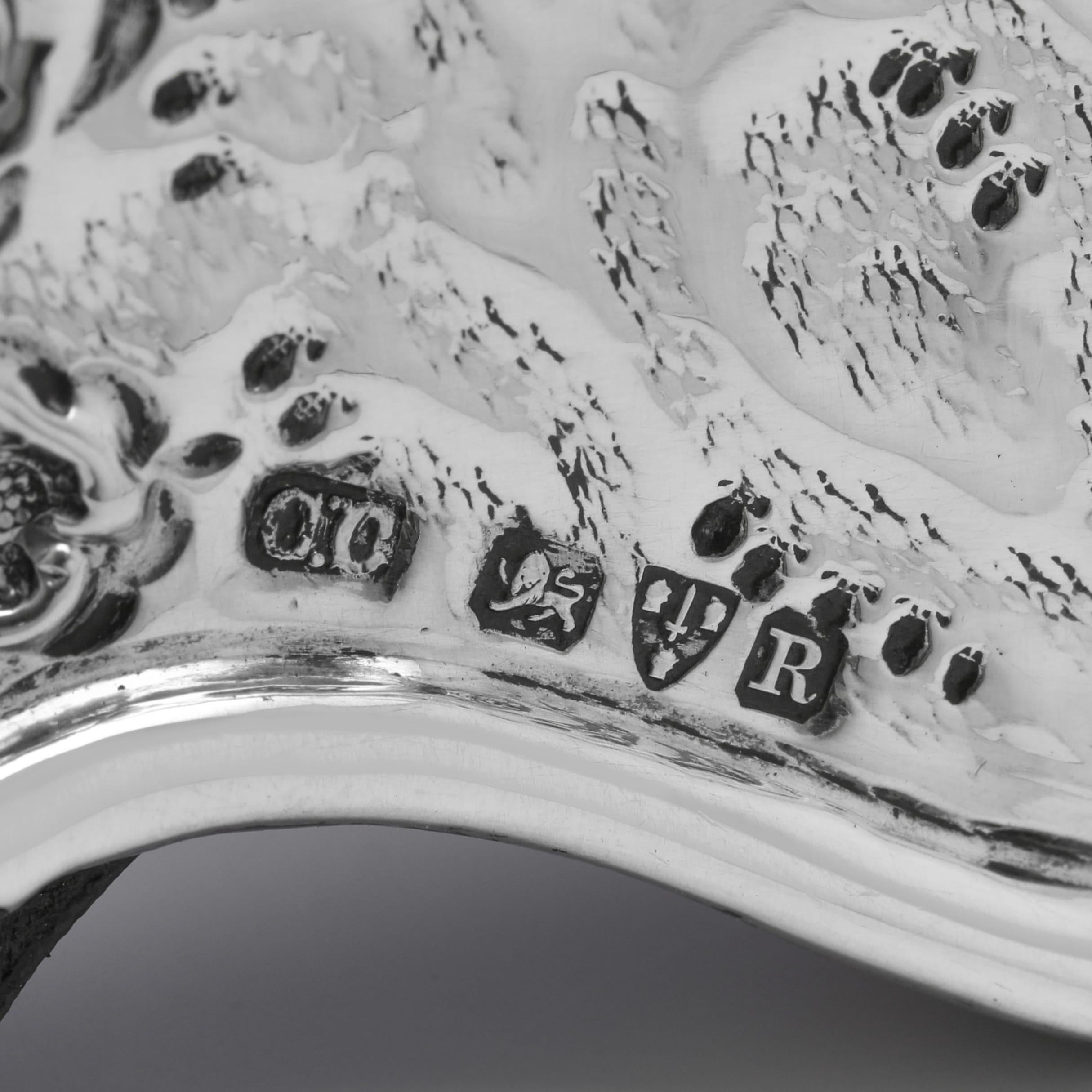 Viktorianischer Sterlingsilber-Fotorahmen, hergestellt in Chester um 1900 (Frühes 20. Jahrhundert) im Angebot