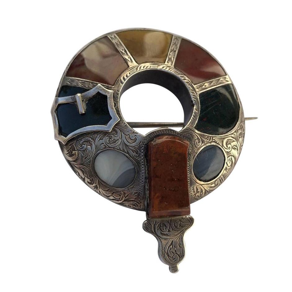 Broche épingle victorienne en argent sterling avec grenat agate écossais, pièce de joaillerie d'art Unisexe en vente