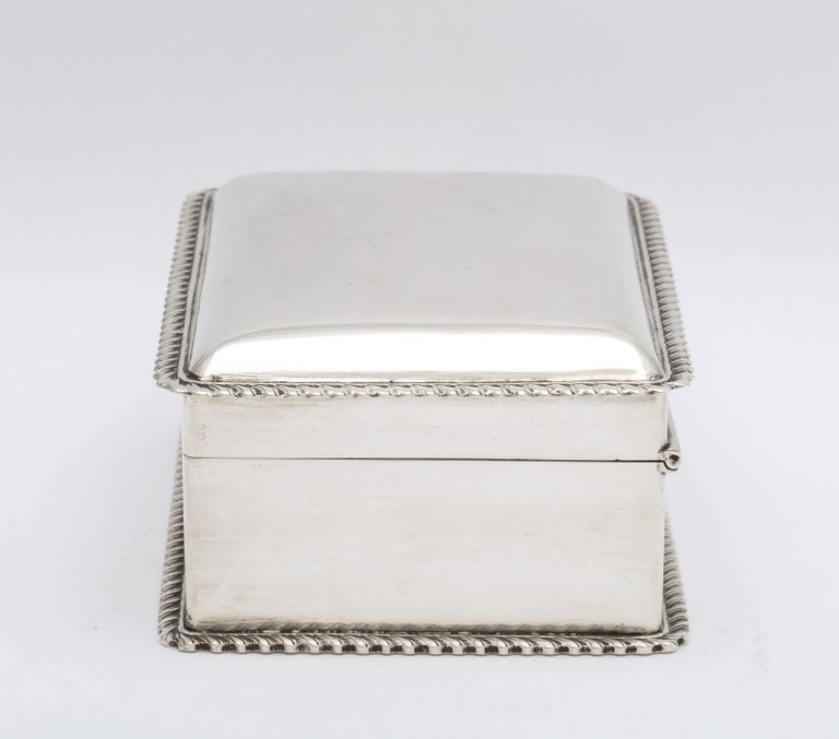 Victorian Sterling Silver Table/Trinkets Box with Hinged-Lid In Good Condition For Sale In New York, NY