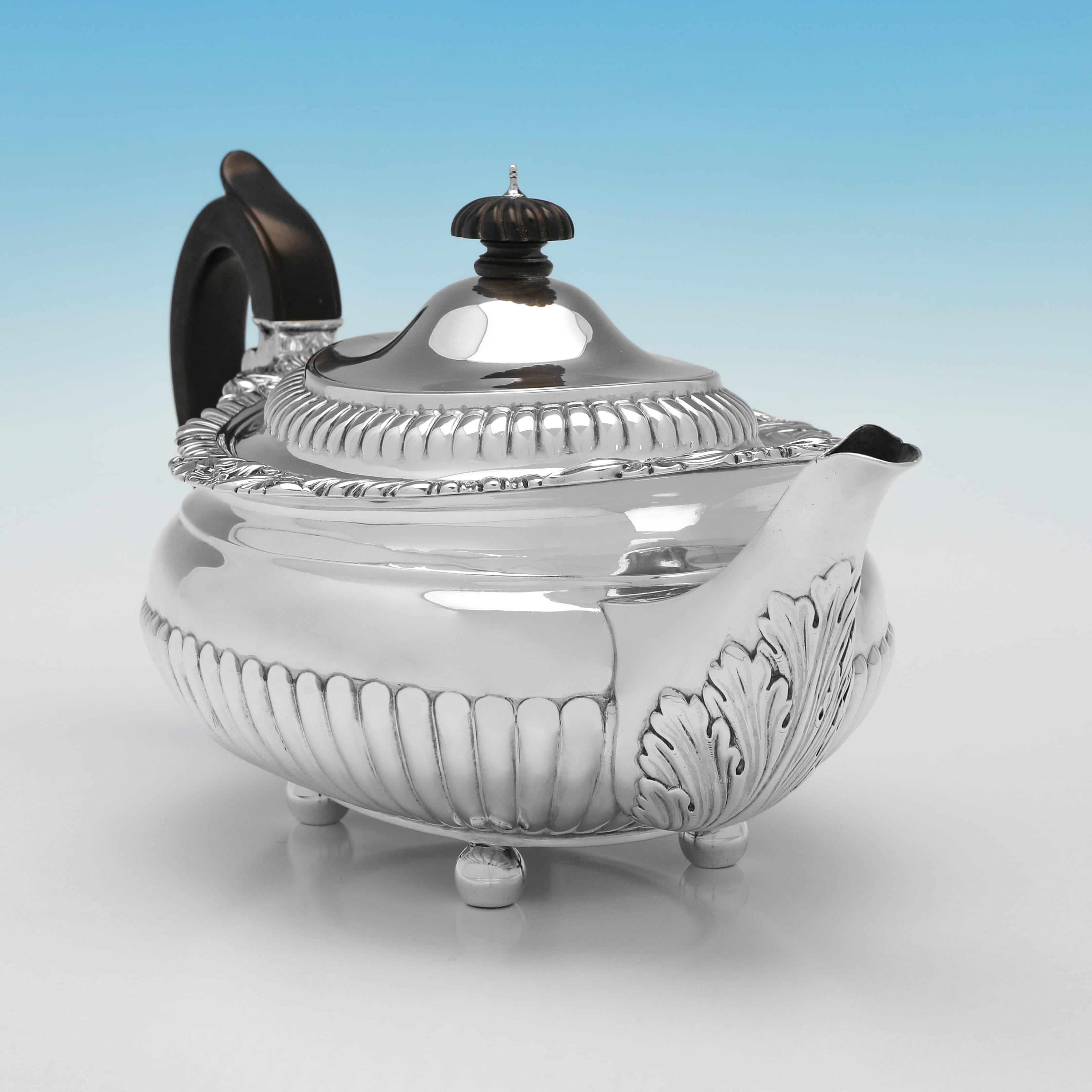 Servizio da tè e caffè vittoriano in argento sterling di Barnards realizzato a Londra nel 1896 In condizioni buone in vendita a London, London
