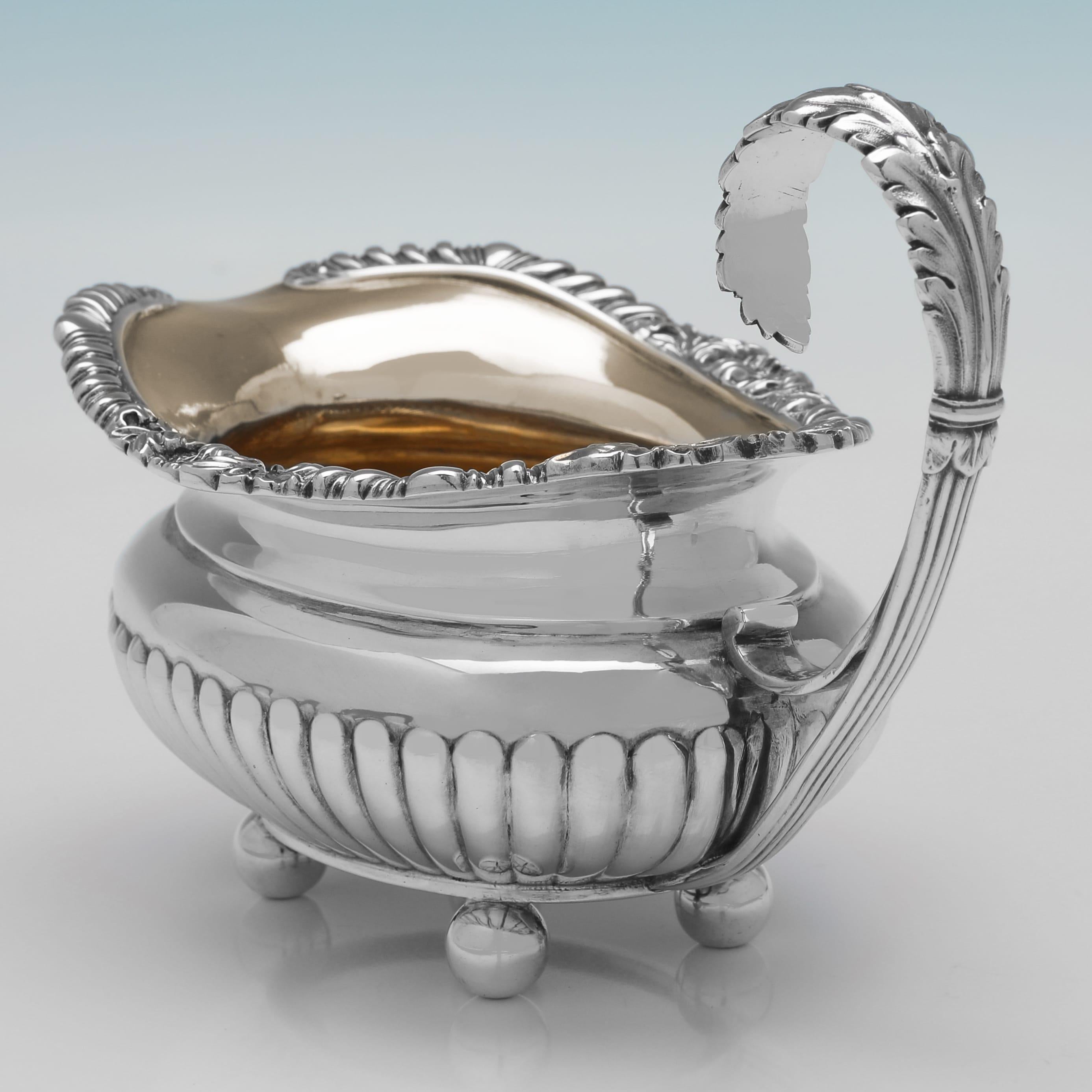 Servizio da tè e caffè vittoriano in argento sterling di Barnards realizzato a Londra nel 1896 in vendita 2
