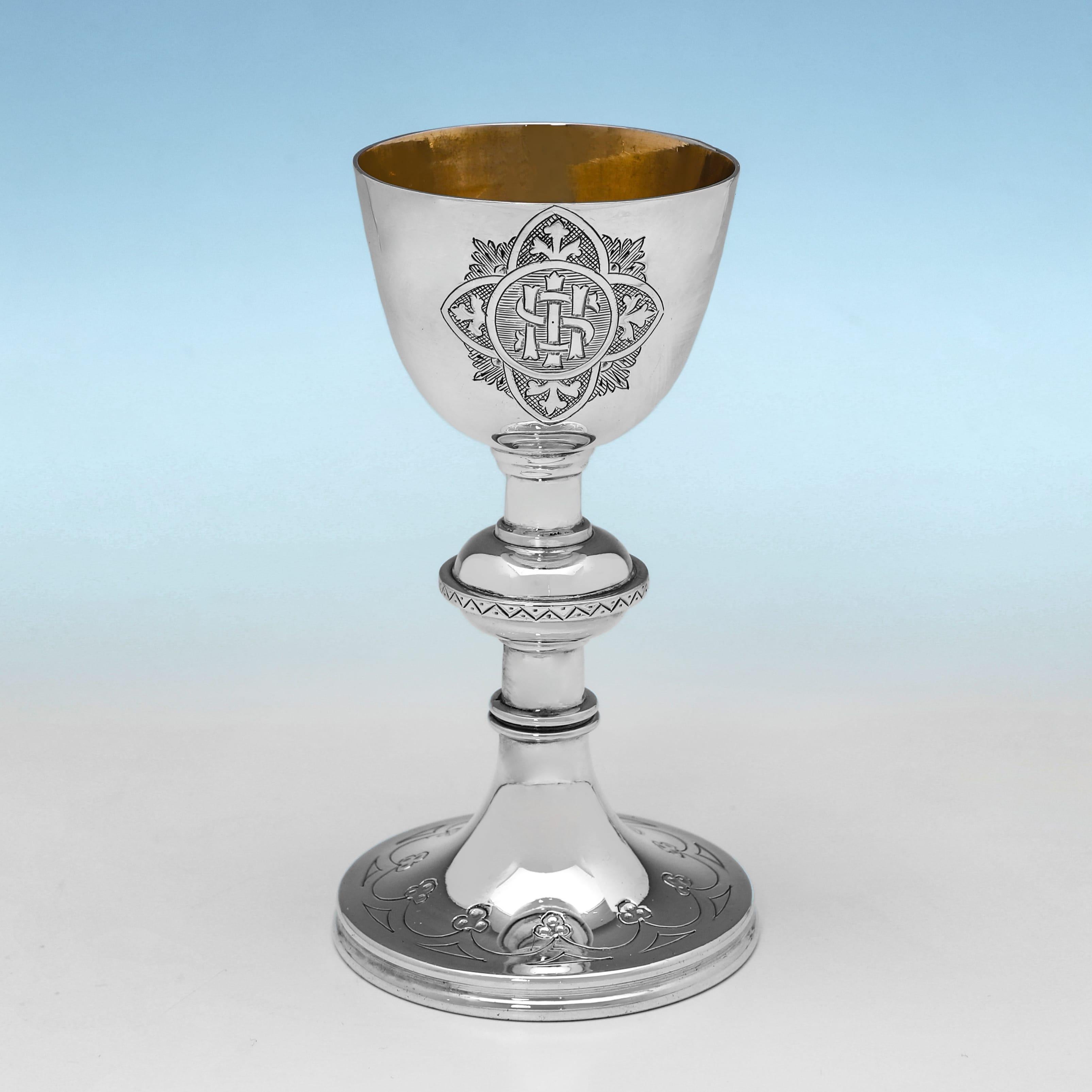 English Victorian sterling silver travelling communion set made in 1894 For Sale