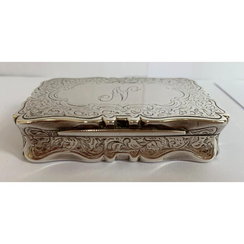 Victorian Sterling Silver Trinket Box Monogrammed with N, 1861 In Good Condition For Sale In London, GB