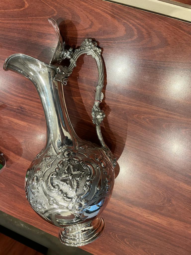 Victorian Sterling Silver Wine Jug, hallmarked Chester 1865-66. Weight: 972gr. For Sale 2