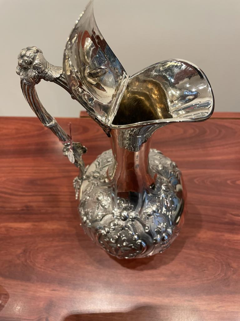 Victorian Sterling Silver Wine Jug, hallmarked Chester 1865-66. Weight: 972gr. For Sale 5
