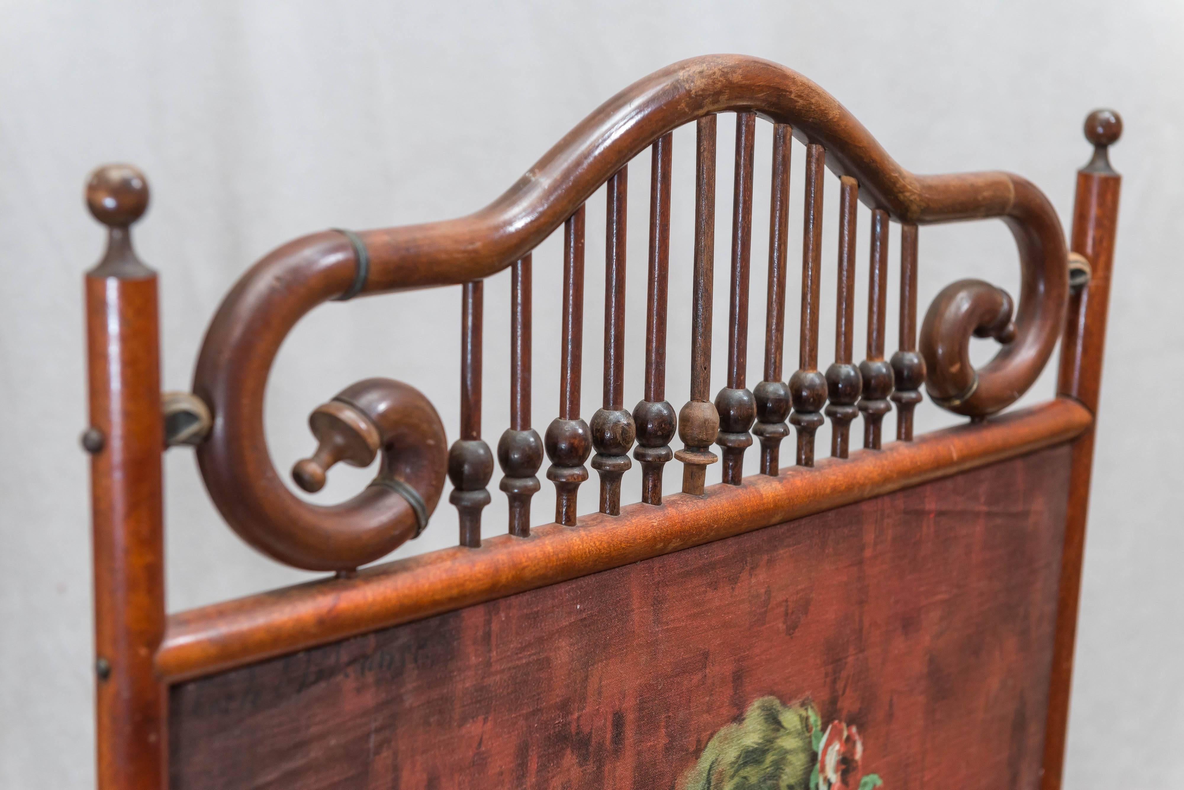 Victorian Stick and Ball Screen In Good Condition In Petaluma, CA