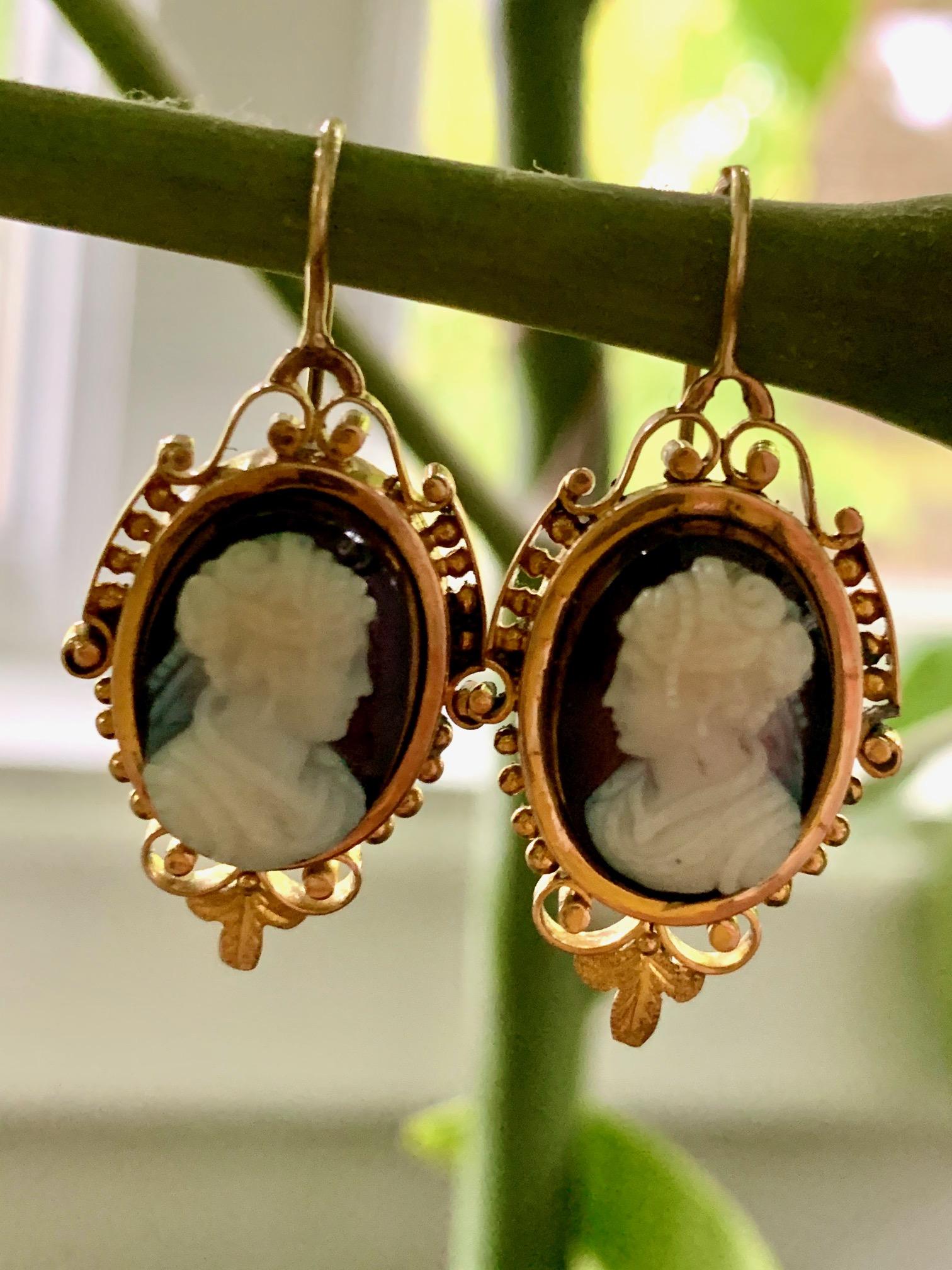 Victorian Stone Cameo 14 Karat Yellow Gold Earrings In Good Condition In St. Louis Park, MN