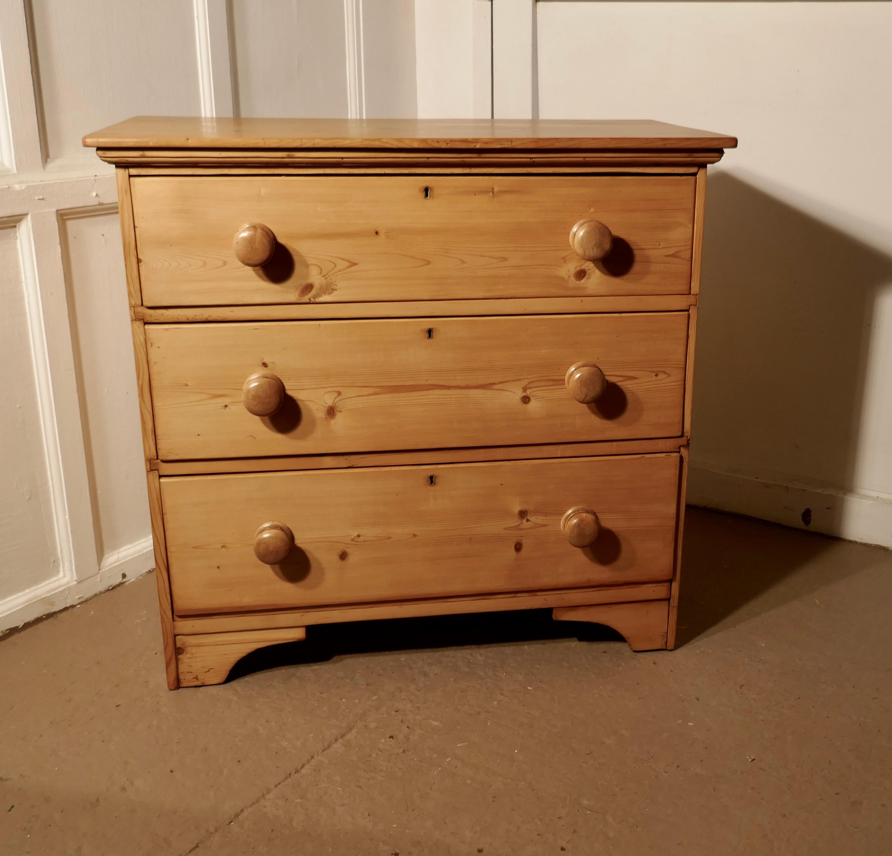 Victorian stripped pine chest of drawers

This lovely old pine chest of drawers has three graduated drawers and it has its original turned wooden knob handles
The chest stands on a bracket footed plinth with shaped feet, the chest has been
