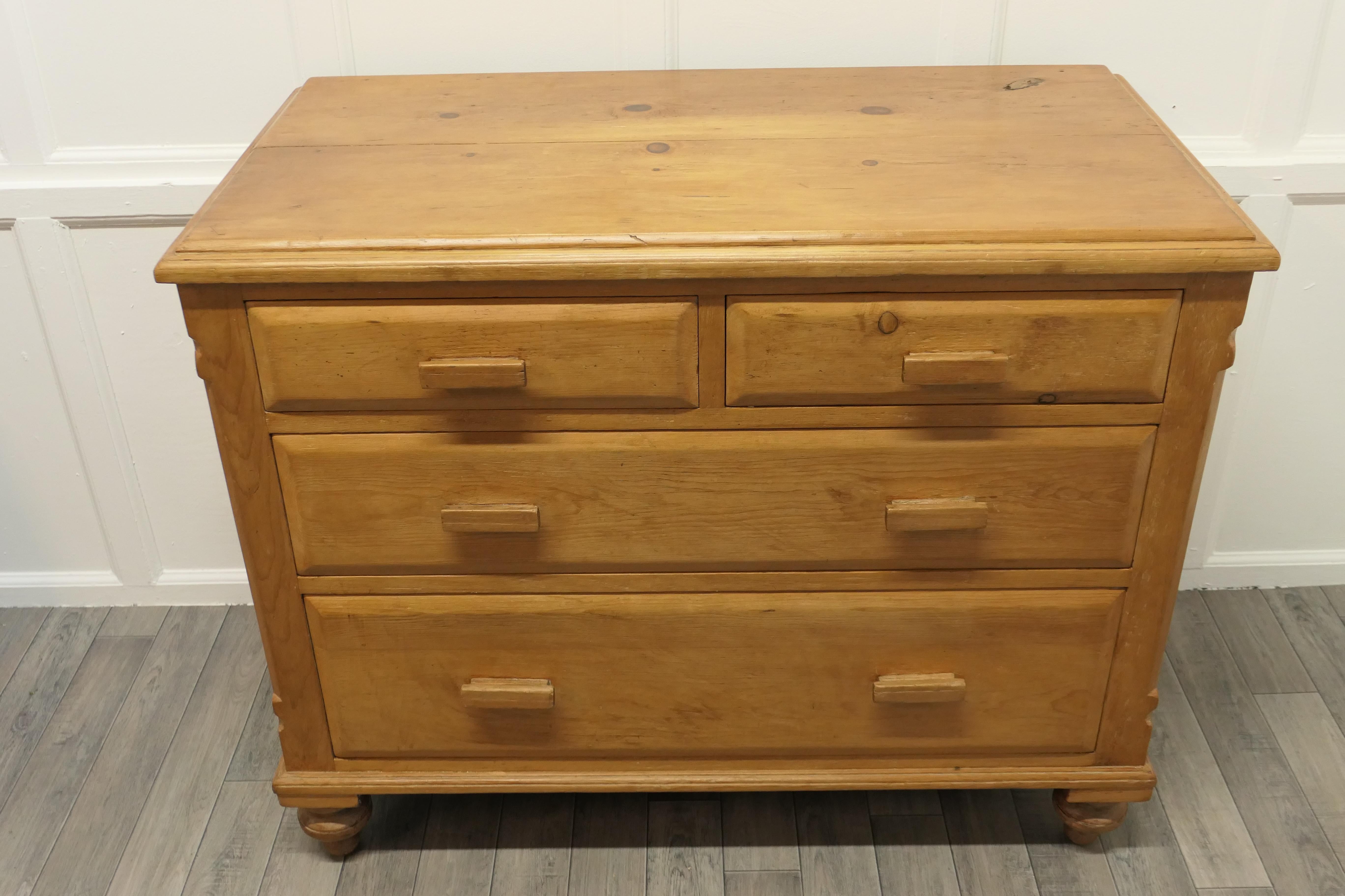 Victorian Stripped Pine Chest of Drawers In Good Condition For Sale In Chillerton, Isle of Wight