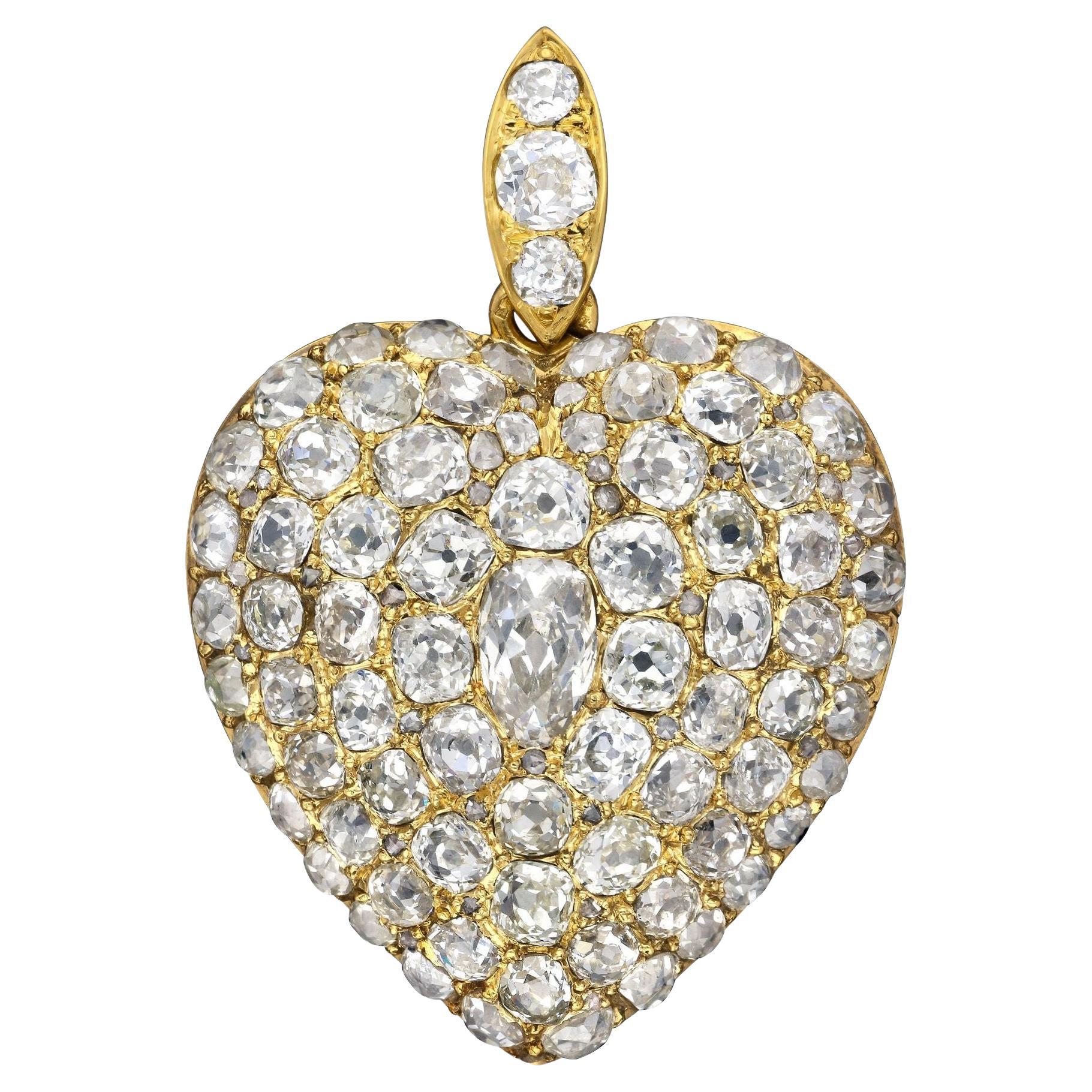 Victorian Stunning Pavé Diamant Herz Form Medaillon Anhänger 4 Blatt Kleeblatt innen im Angebot
