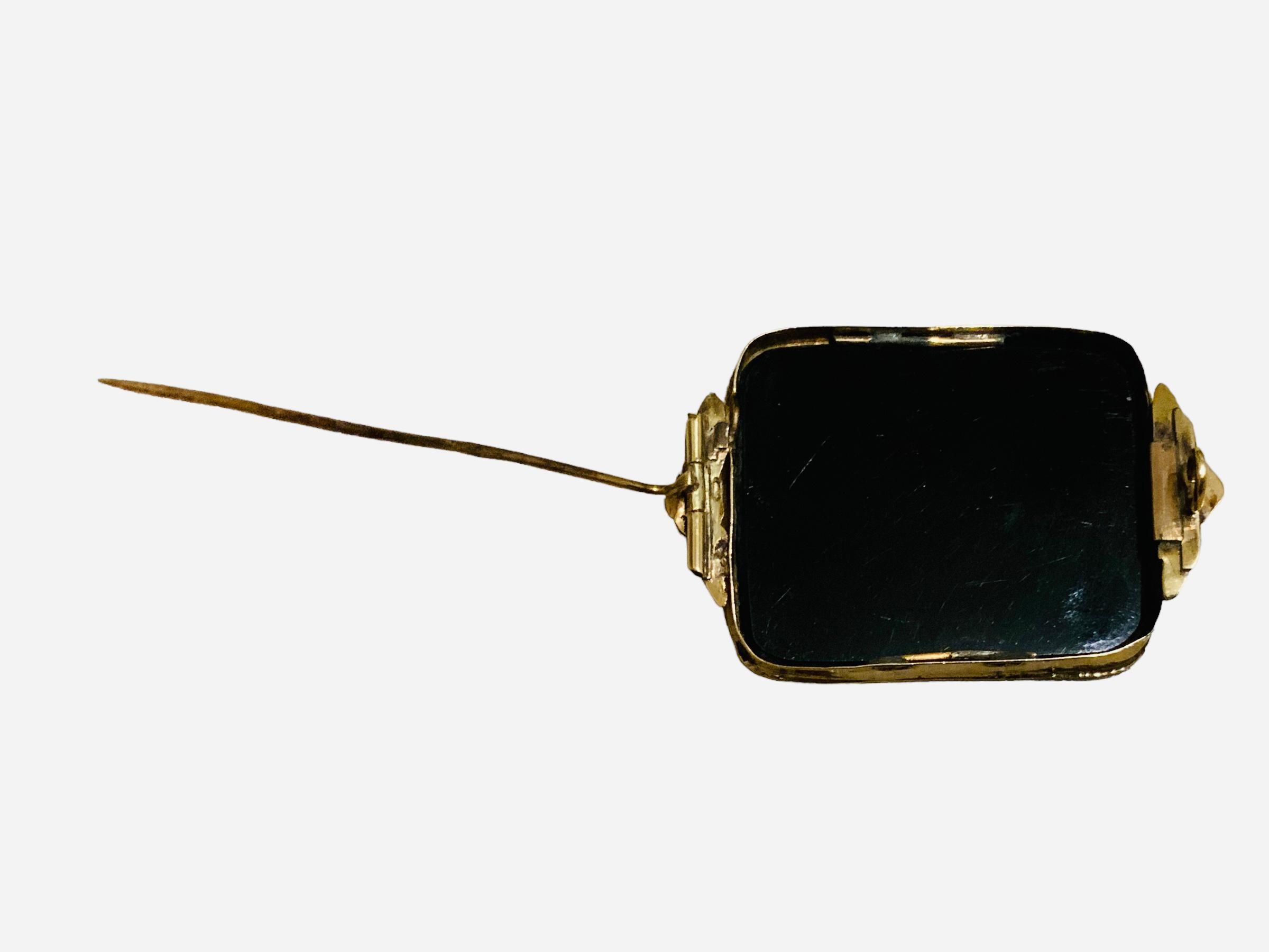 Victorian Style 14K Yellow Gold And Crystal Brooch For Sale 4
