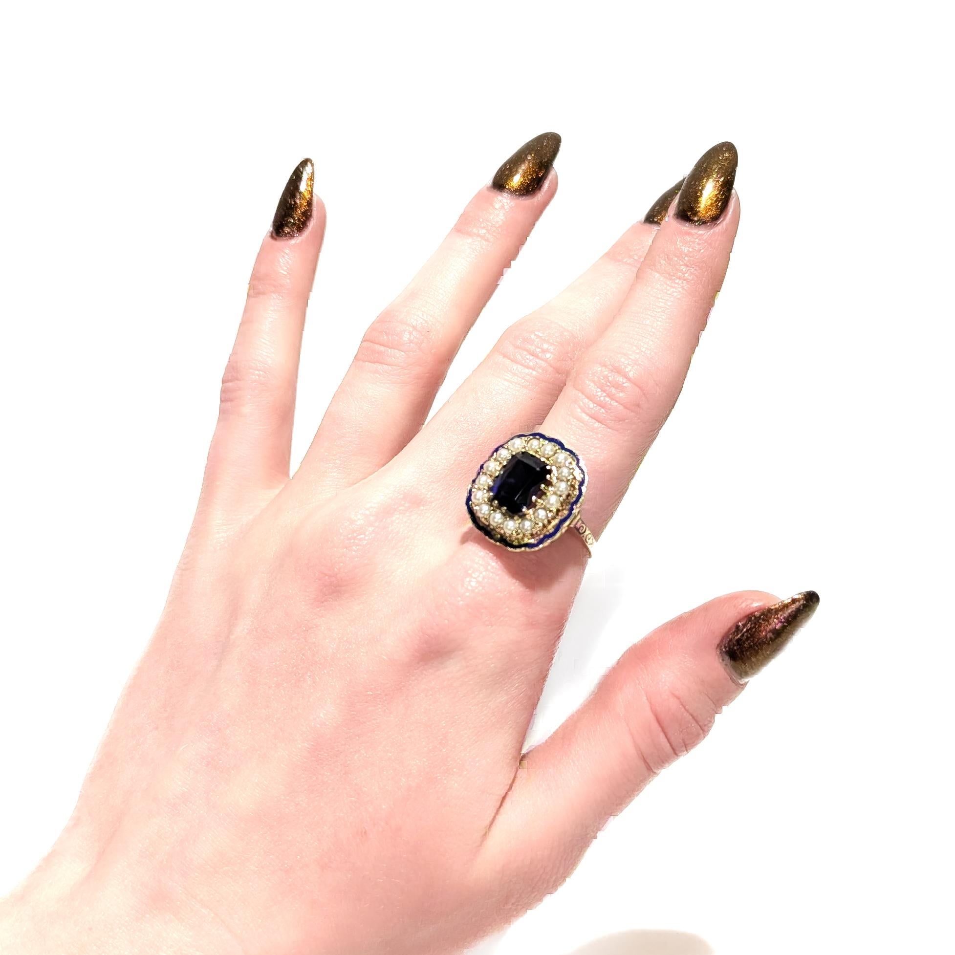 Victorian Style 14K Yellow Gold, Enamel, Sapphire, and Pearl Cocktail Ring (Kissenschliff) im Angebot
