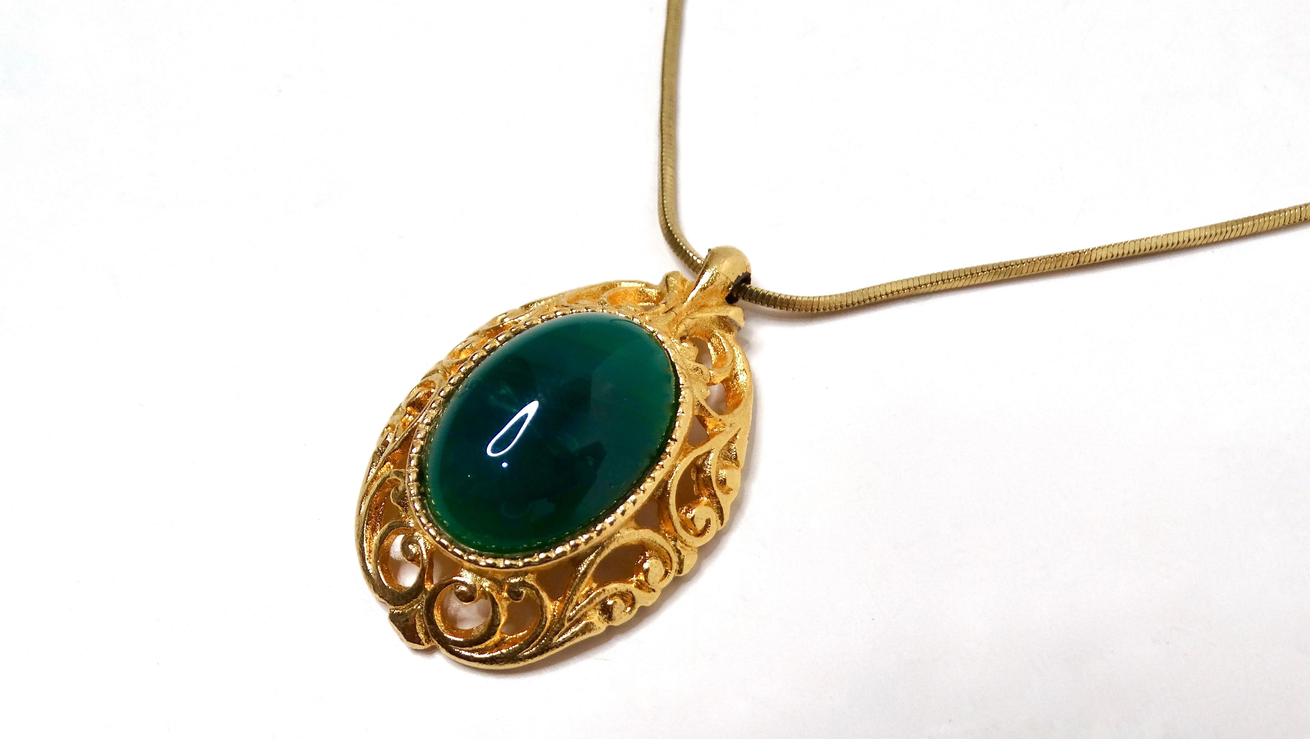 Collana con ciondolo in corda in stile vittoriano placcata in oro 18k con pietra verde scuro In condizioni buone in vendita a Scottsdale, AZ