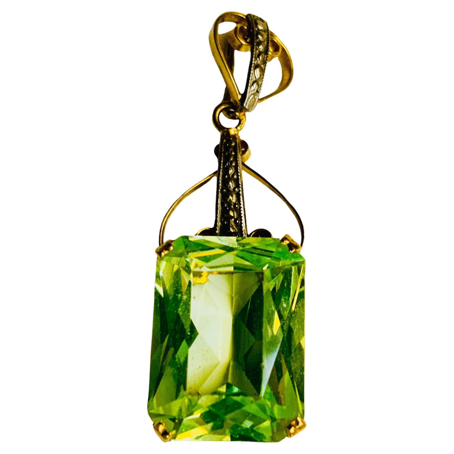 Victorian Style 18K Yellow Gold Green Topaz Pendant For Sale