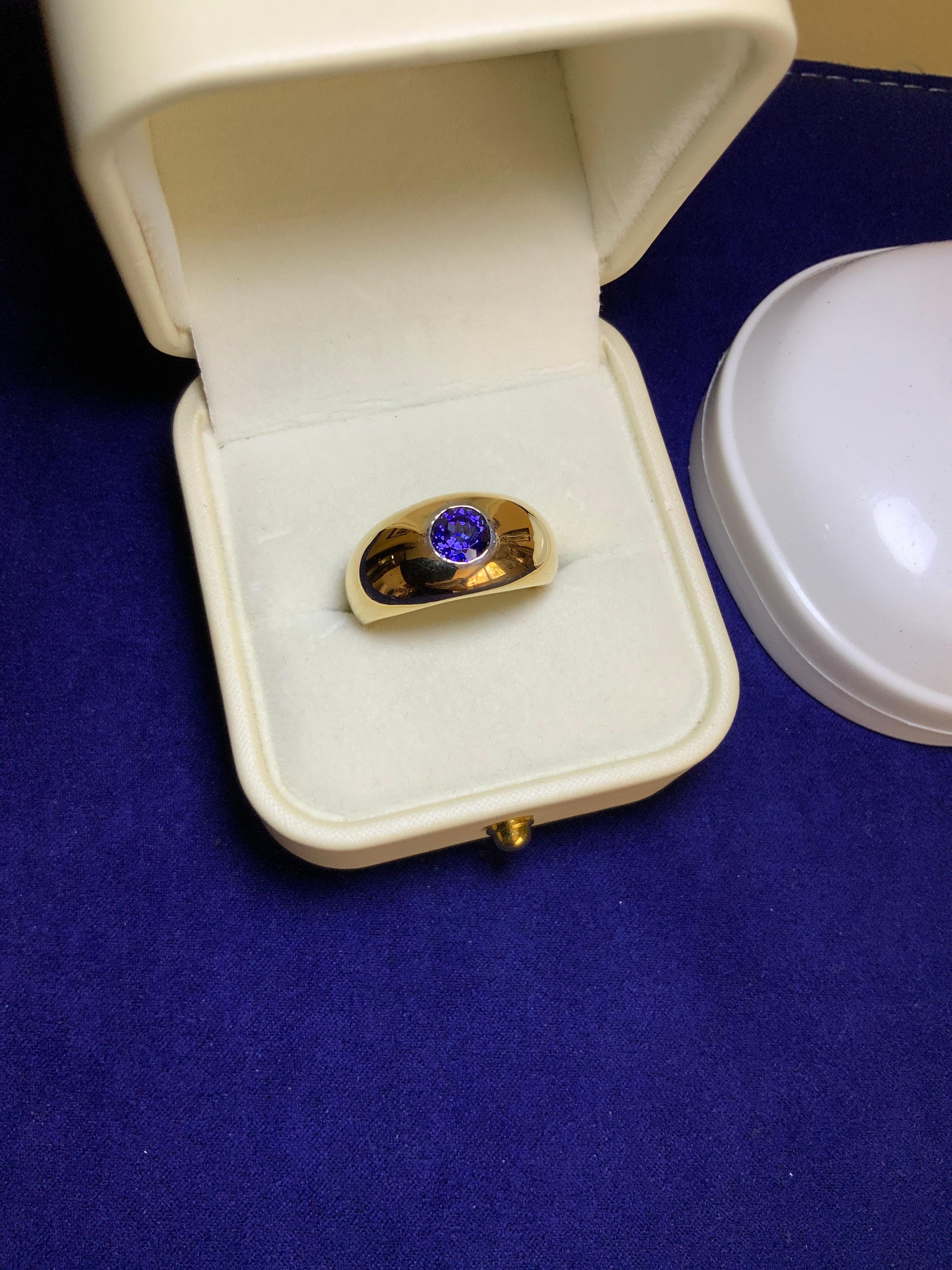 Brilliant Cut Victorian Style 18K Yellow  Gold Sapphire Gypsy Ring For Sale