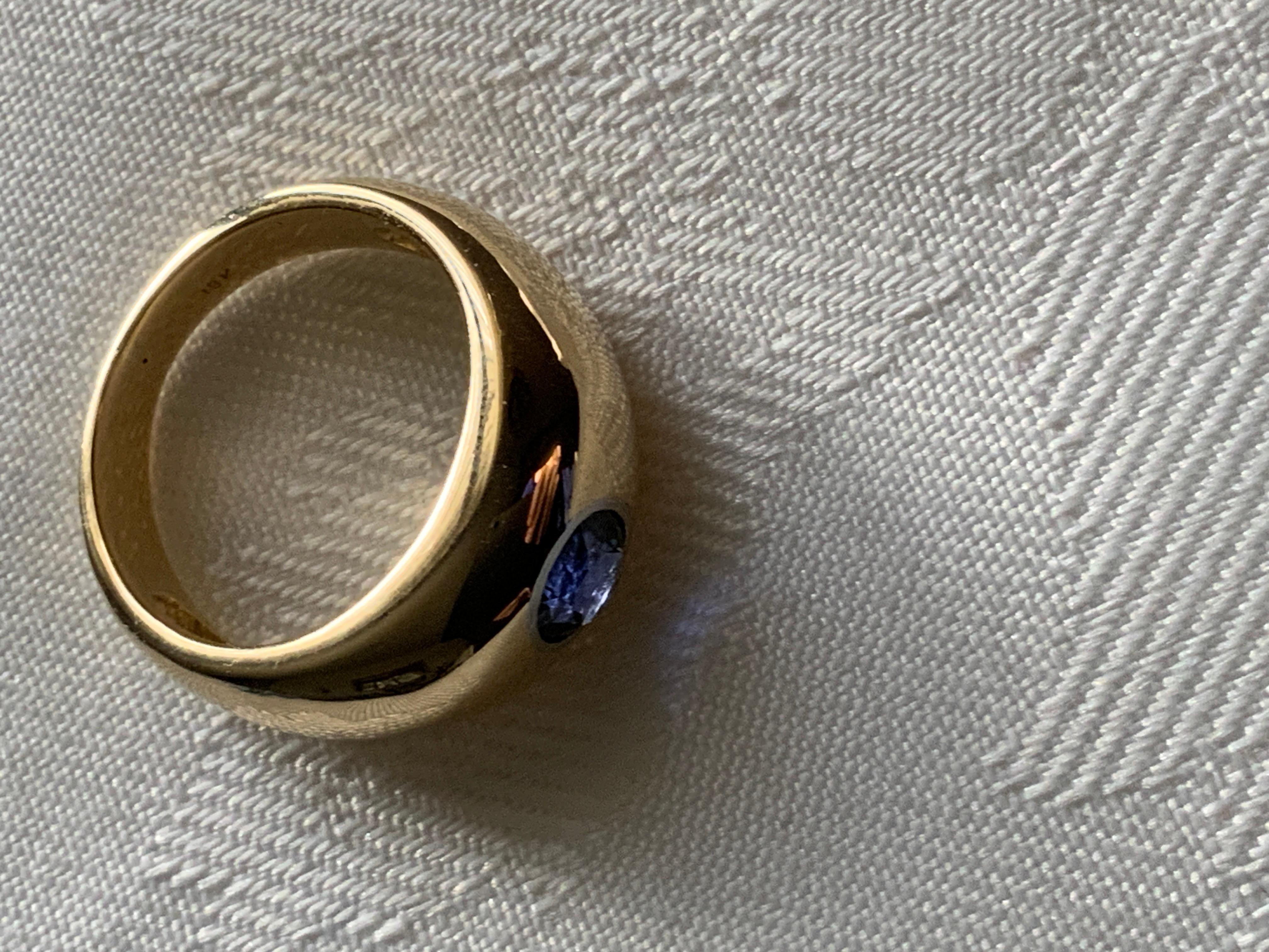 Victorian Style 18K Yellow  Gold Sapphire Gypsy Ring For Sale 1