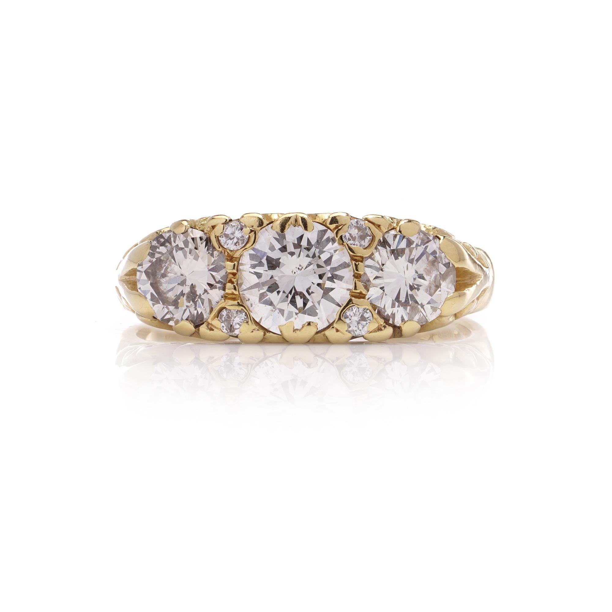 Brilliant Cut Victorian style 18kt yellow gold three - stone diamond ring For Sale