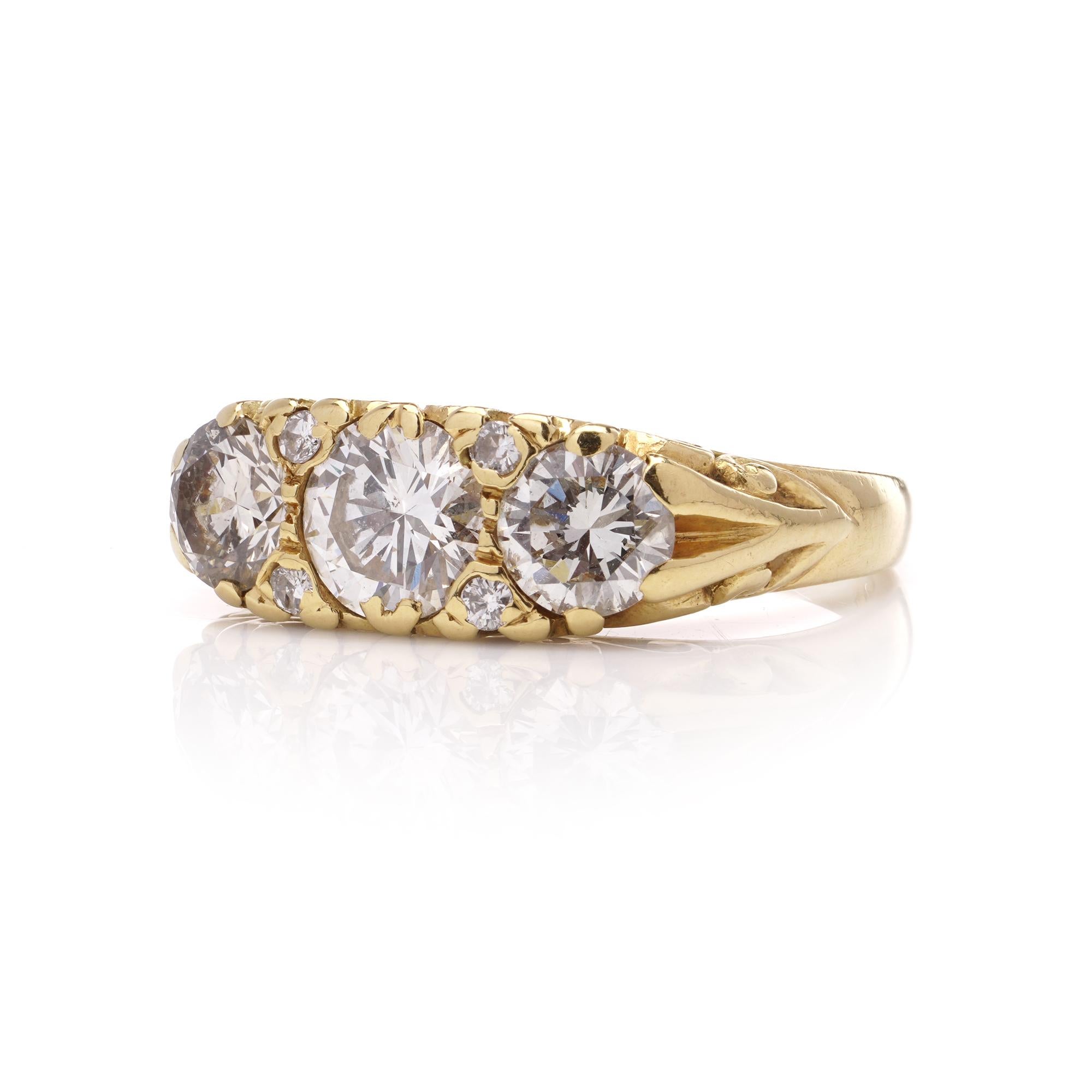 Women's Victorian style 18kt yellow gold three - stone diamond ring For Sale