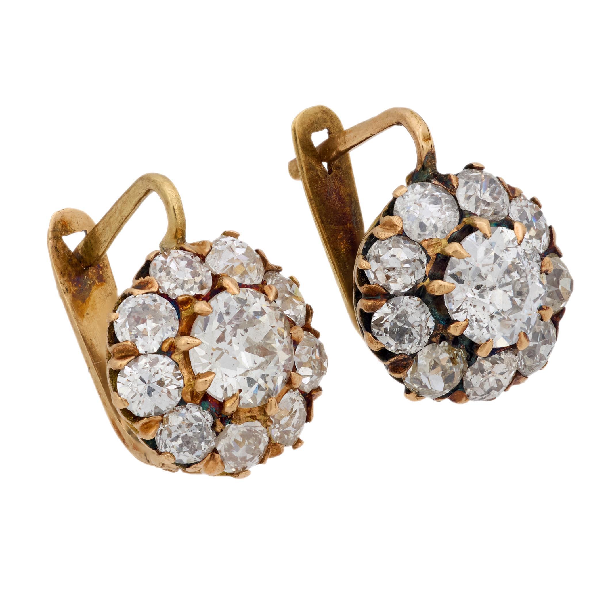Victorien Boucles d'oreilles de style victorien en or jaune 18 carats et diamants de 2,61 carats en vente