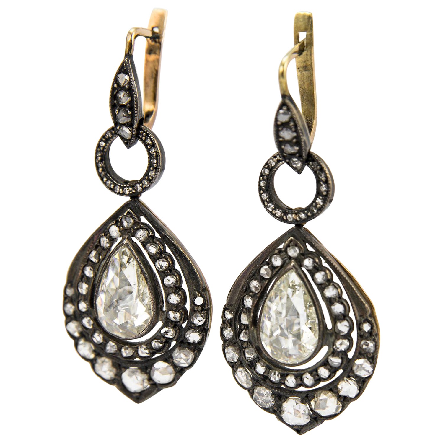 Boucles d'oreilles pendantes de style victorien en diamants taille rose d'environ 7,40 carats