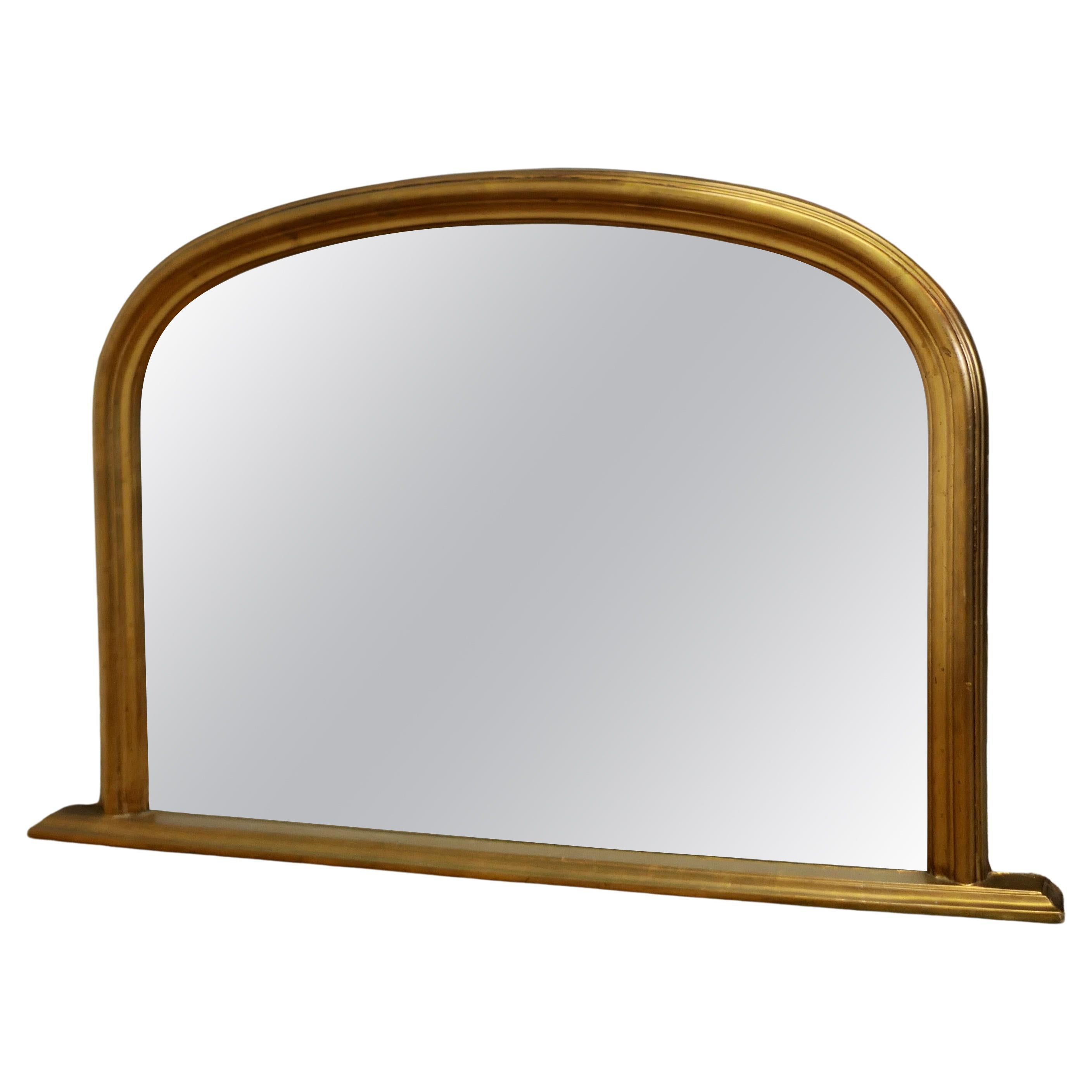 Viktorianischer Stil Gewölbter goldener Obermantelspiegel  Ein hübscher Spiegel über dem Mantel