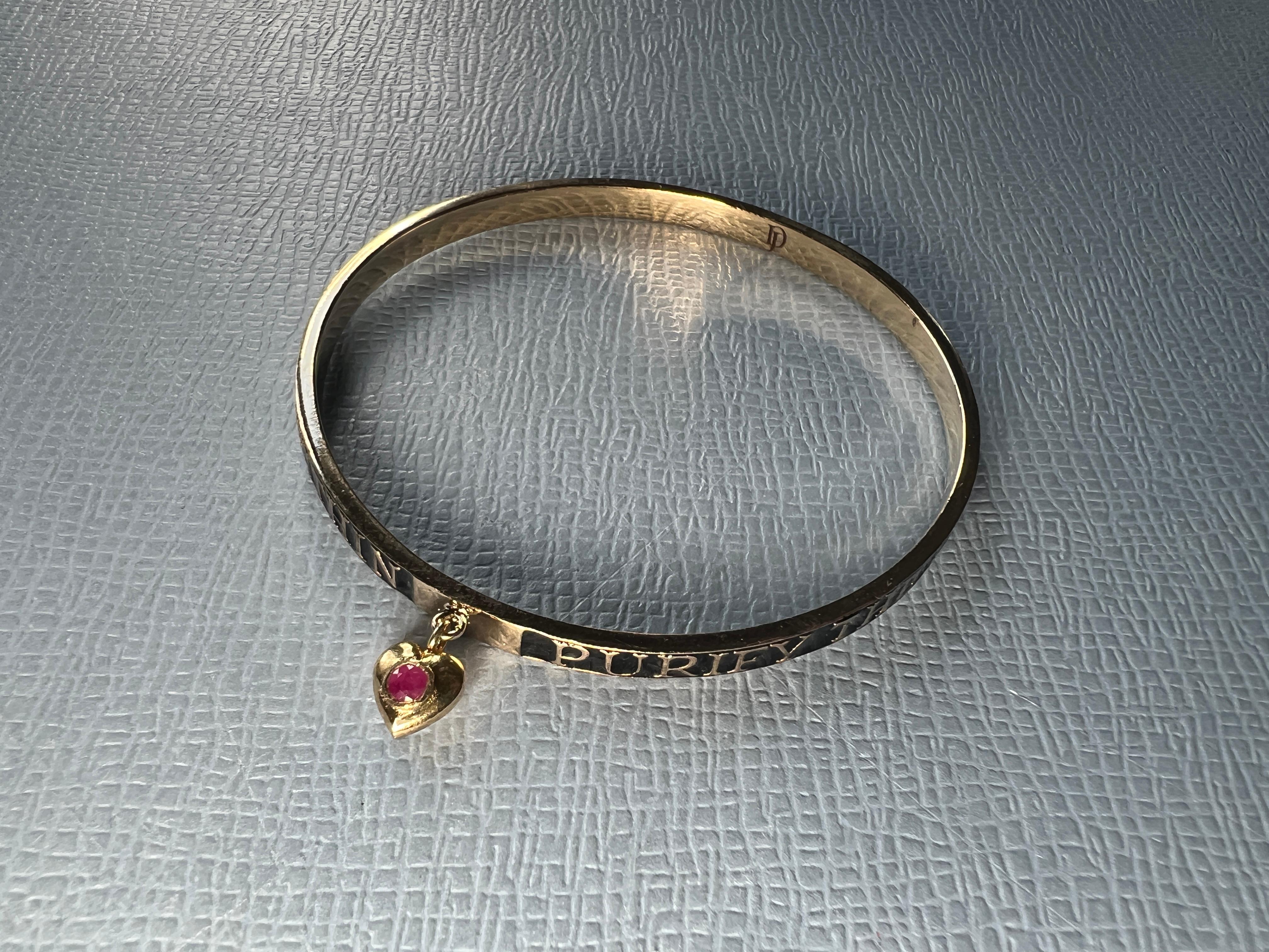 Bracelet de style victorien Émail noir Coeur de rubis en vente 2