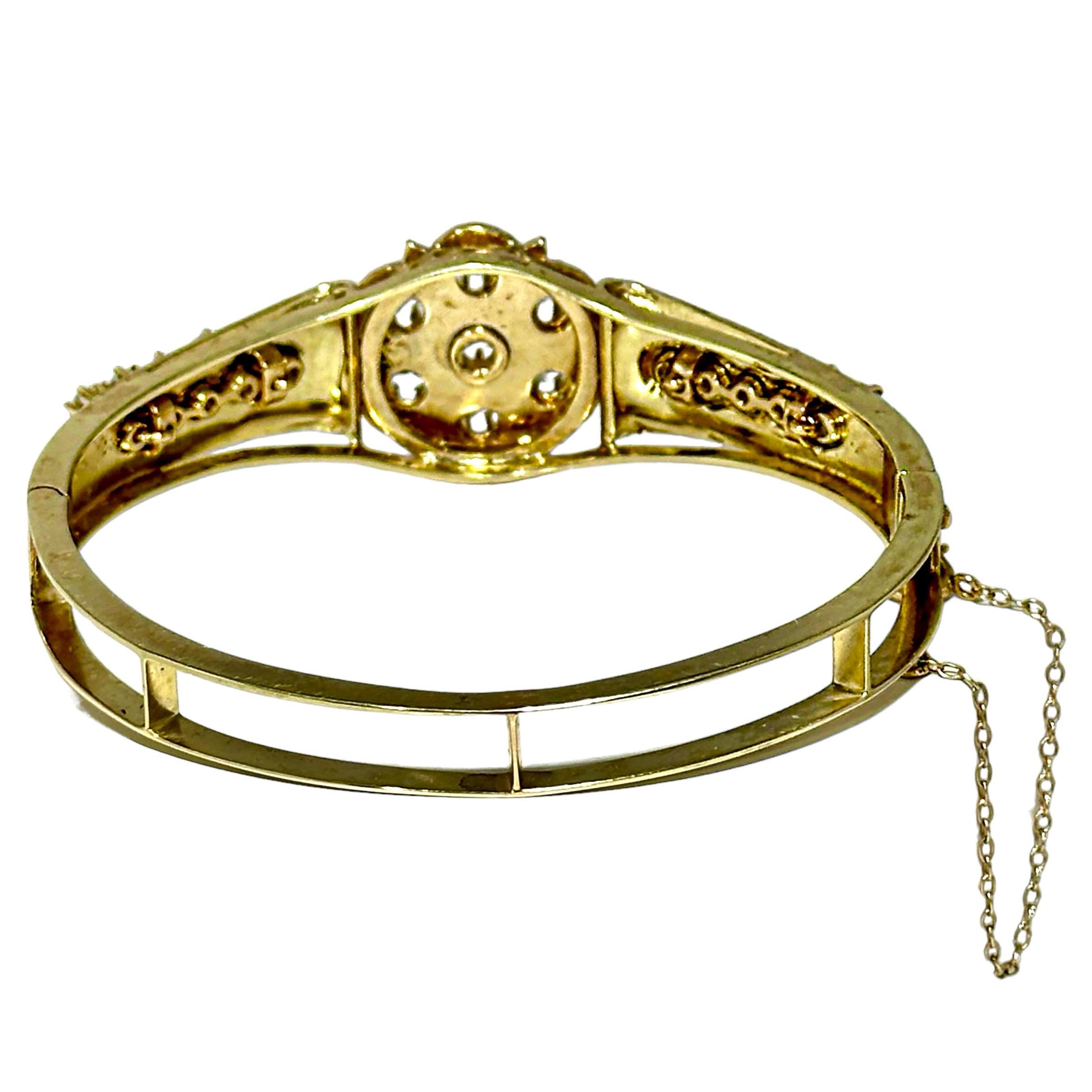 Viktorianischer Armreif im viktorianischen Stil aus 14 Karat Gelbgold mit Diamanten und blauen Emaille-Akzenten im Angebot 1