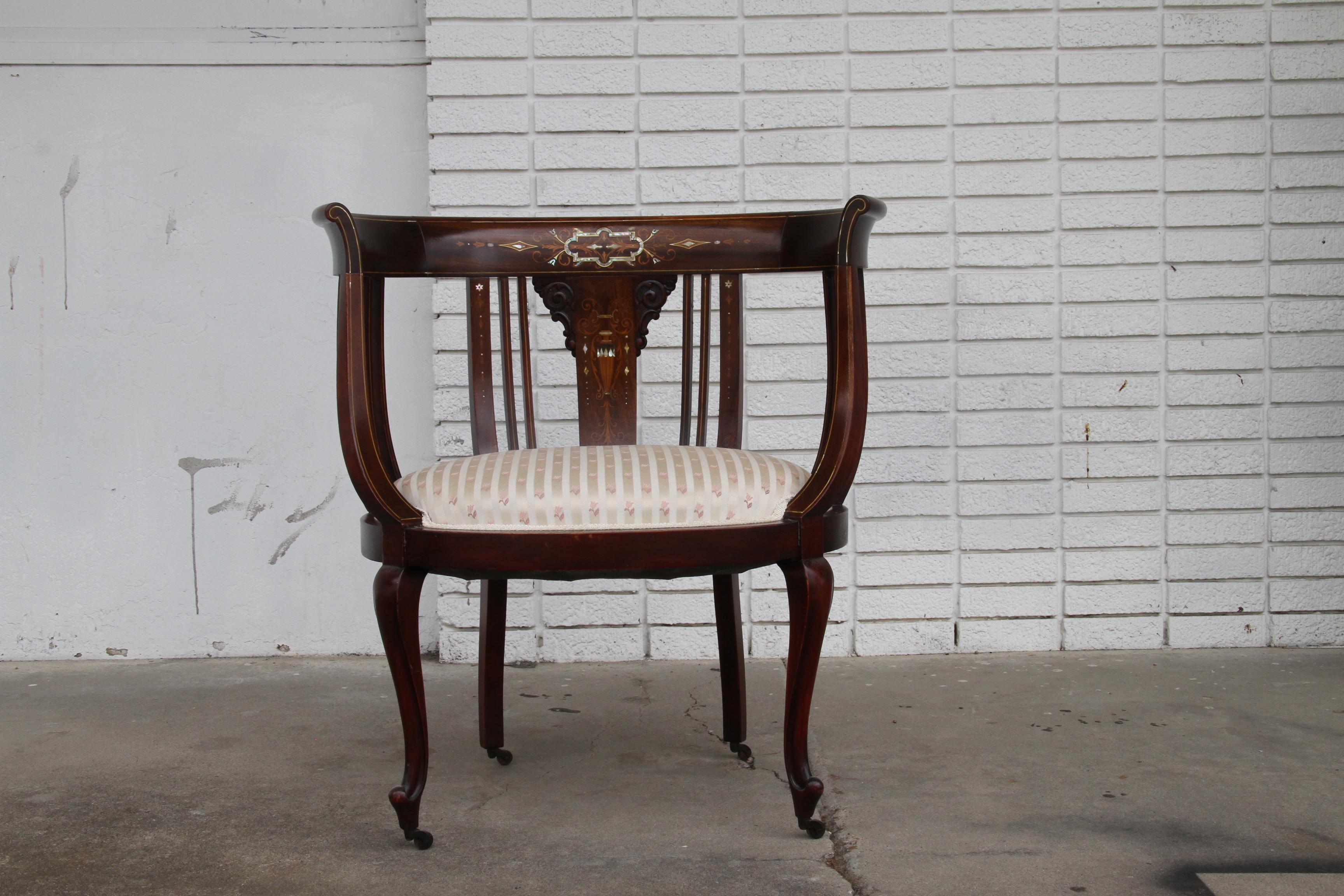 Victorian Style Barrel Inlaid Chair For Sale 3