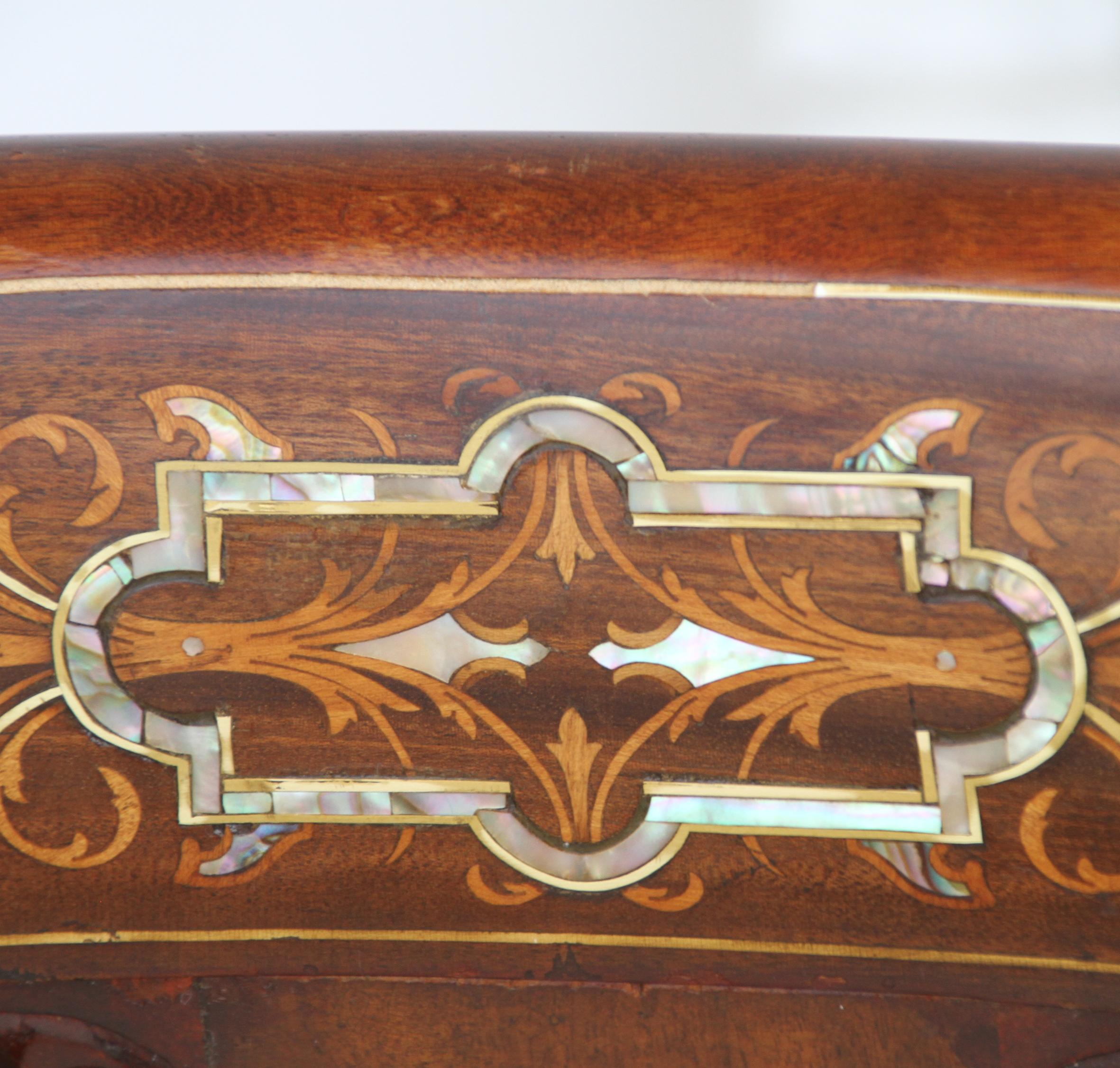 Victorian Style Barrel Inlaid Chair In Good Condition For Sale In Pasadena, TX