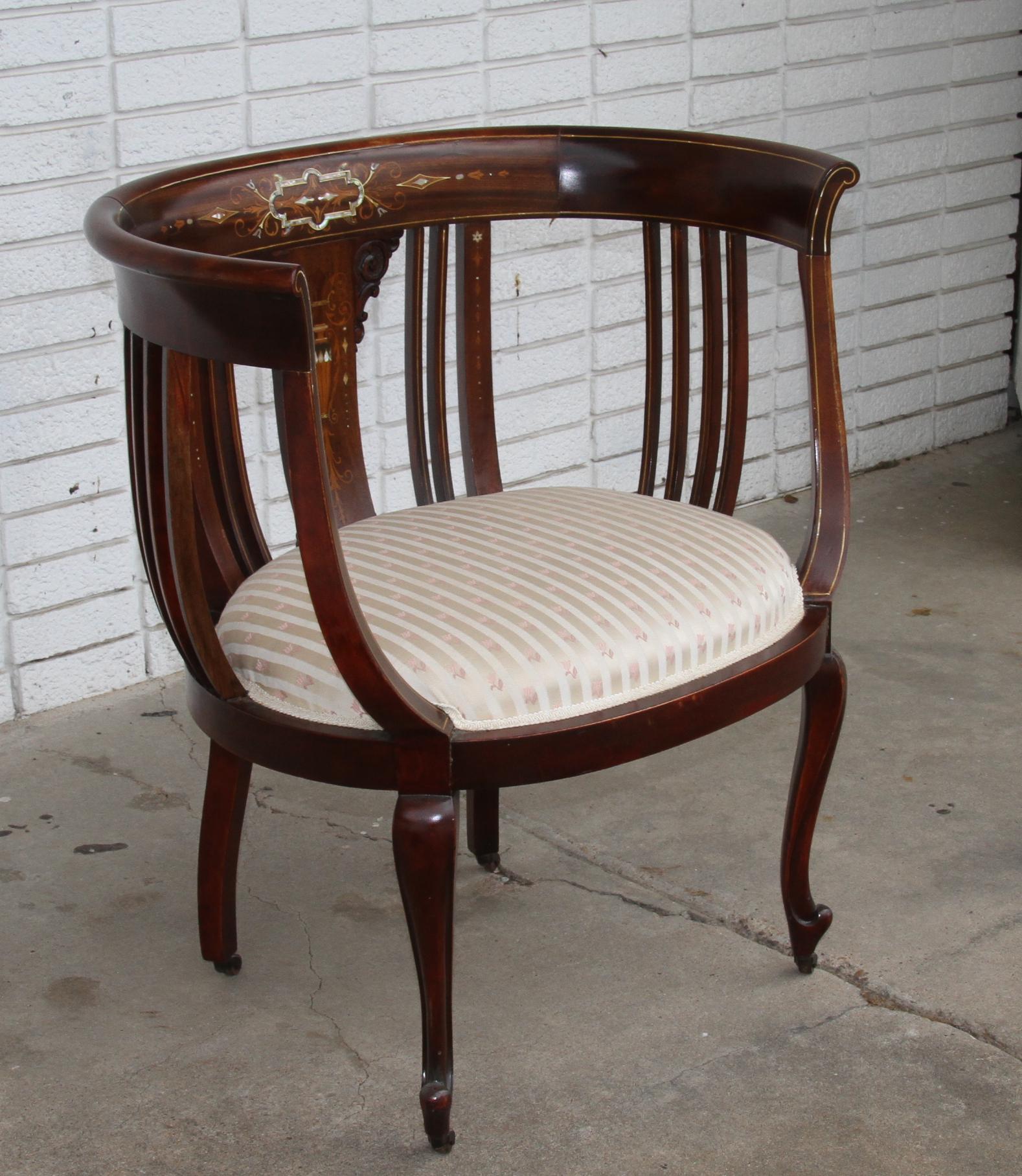 Victorian Style Barrel Inlaid Chair For Sale 1