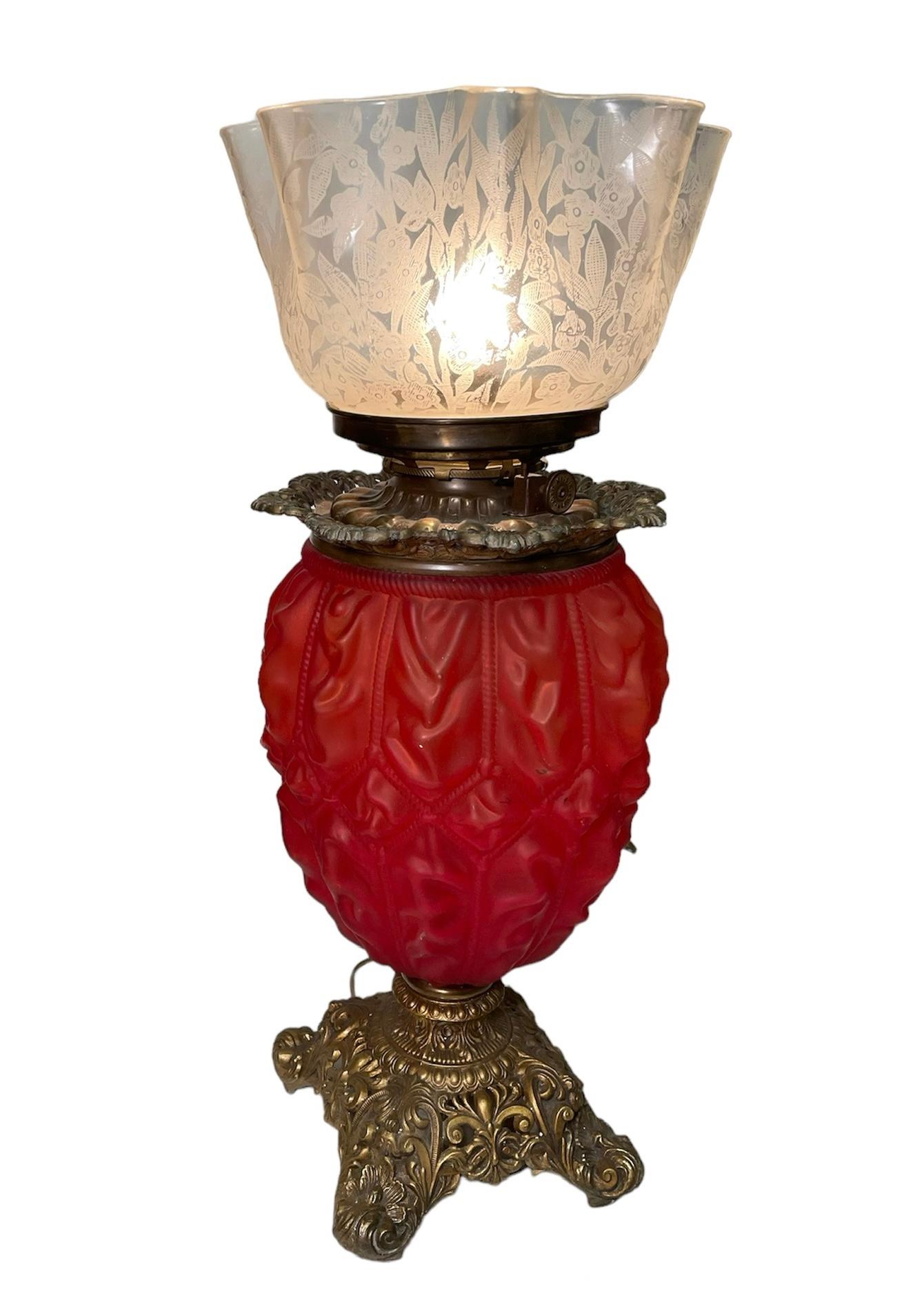 Victorian Style Brass And Glass Table Lamp For Sale 5