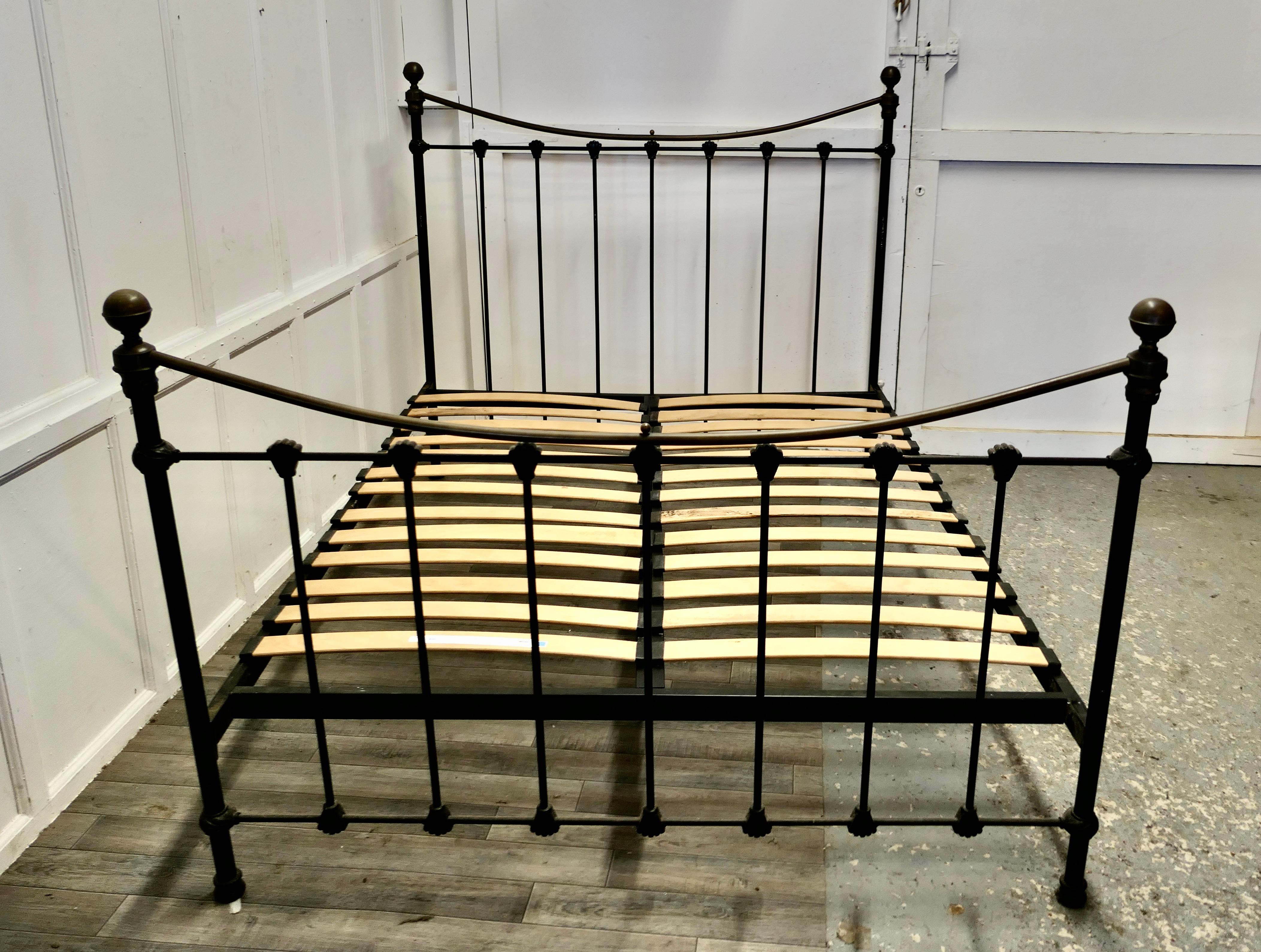 Victorian Style Brass and Iron King Size 5ft Double Bed

This is a mid 20th century Brass and Iron Kingsize Bed, the bed is in black and brass which is somewhat darkened with age
All in all a very attractive bed timeless in design it will go very